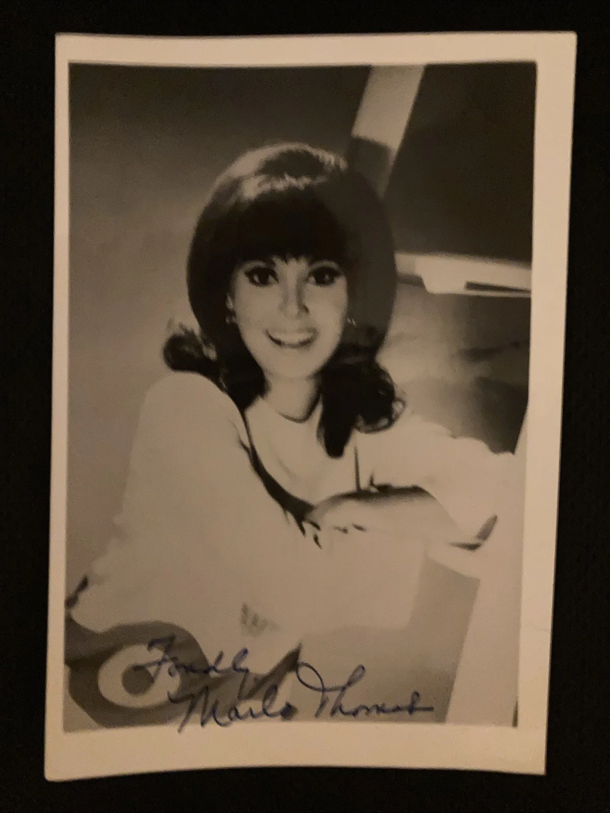 Marlo Thomas — Marlo Thomas Autographed Photo 5”x7”. Early 70’s, image 2