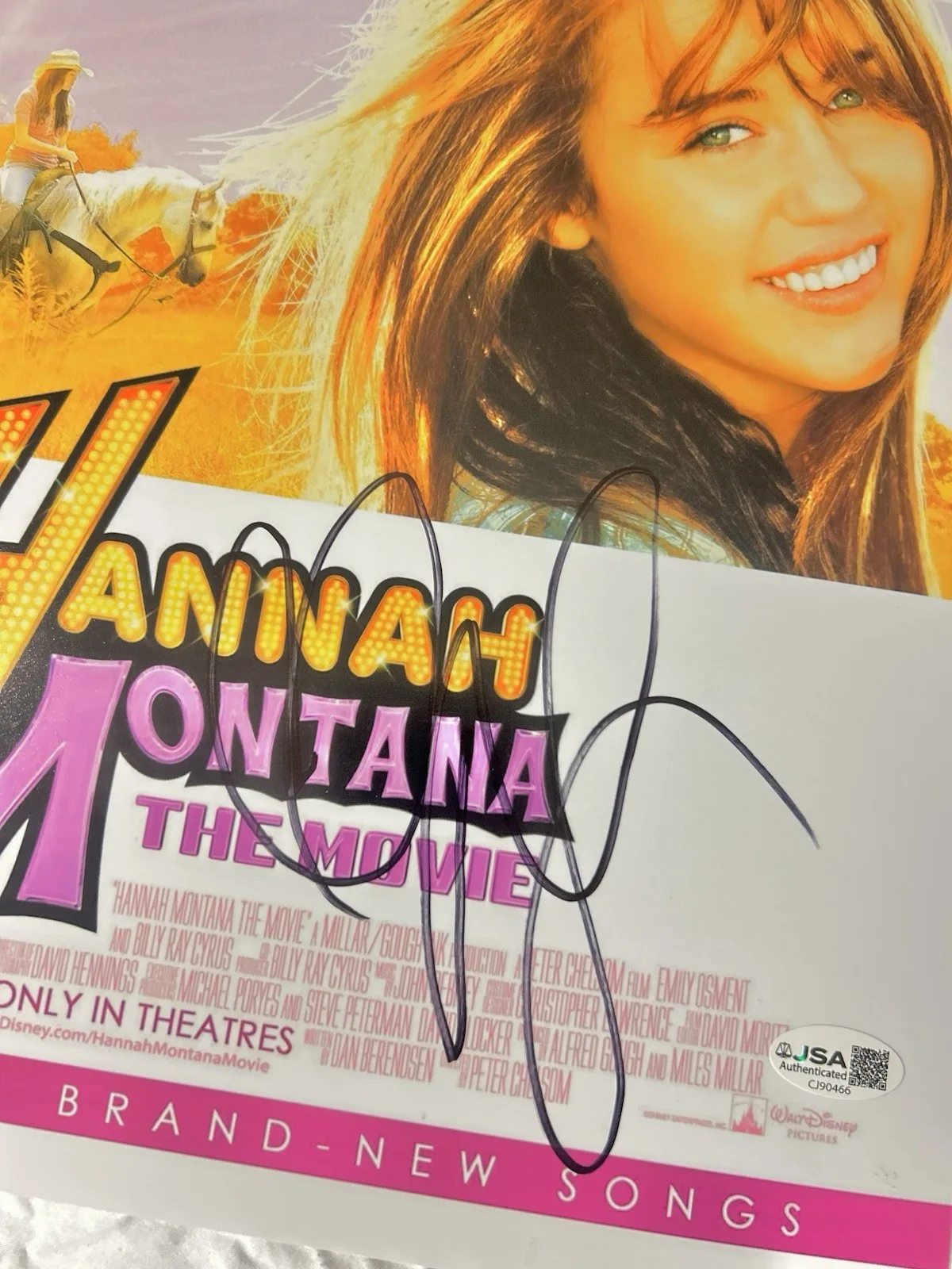 Miley Cyrus — Miley Cyrus Signed Hannah Montana Movie 12x18 Poster Disney Autographed JSA COA, изображение 2