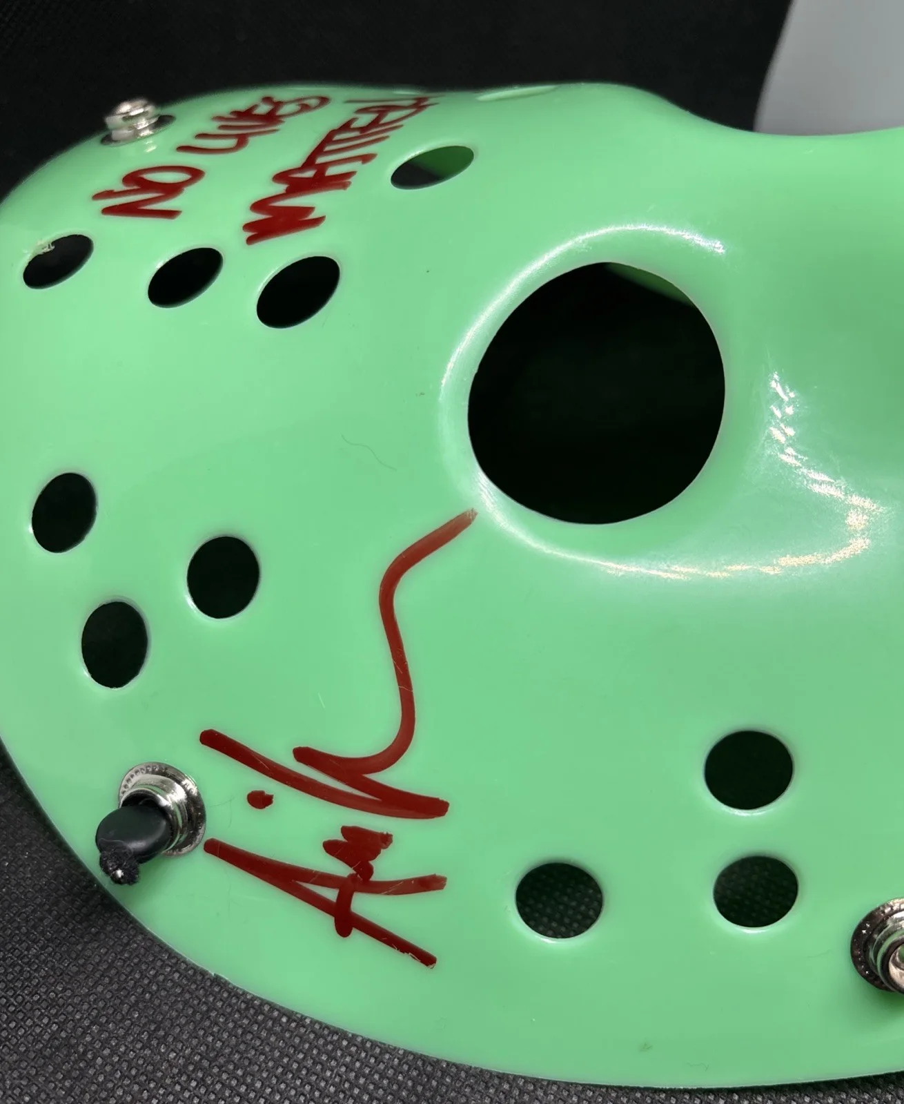 Ari Lehman — Movie Halloween: ari lehman signed Jason Hockey Mask. With Hologram COA, изображение 3