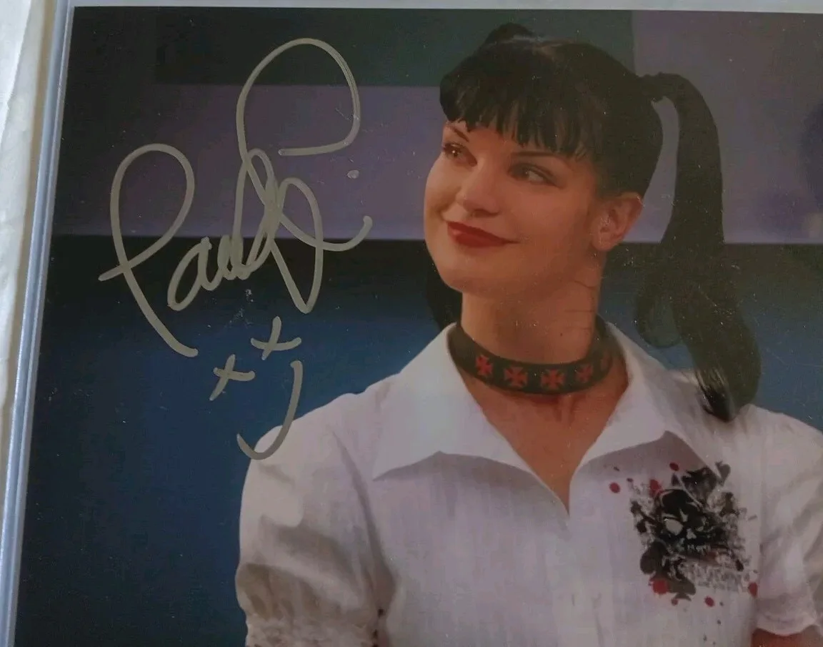 Pauley Perrette — Pauley Perrette signed 8x10 photo as NCIS Forensic Agent Abby Sciuto, image 2
