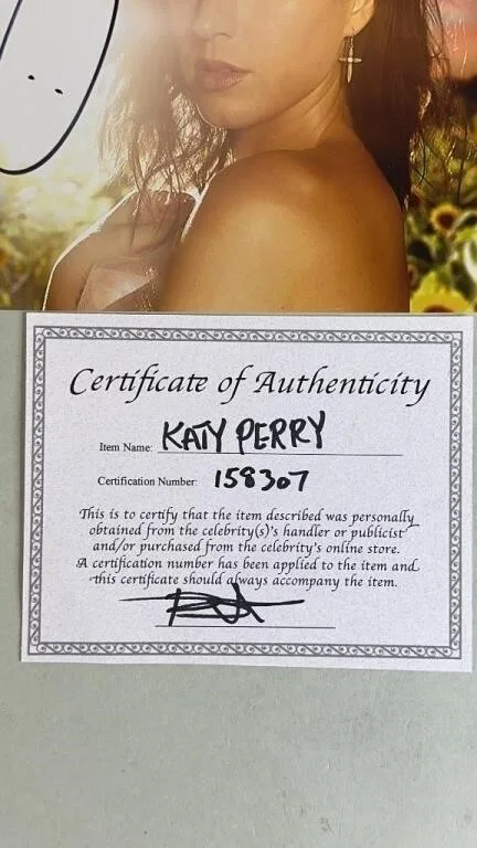 Katy Perry Signed 8x10 Photograph w/COA, image 3
