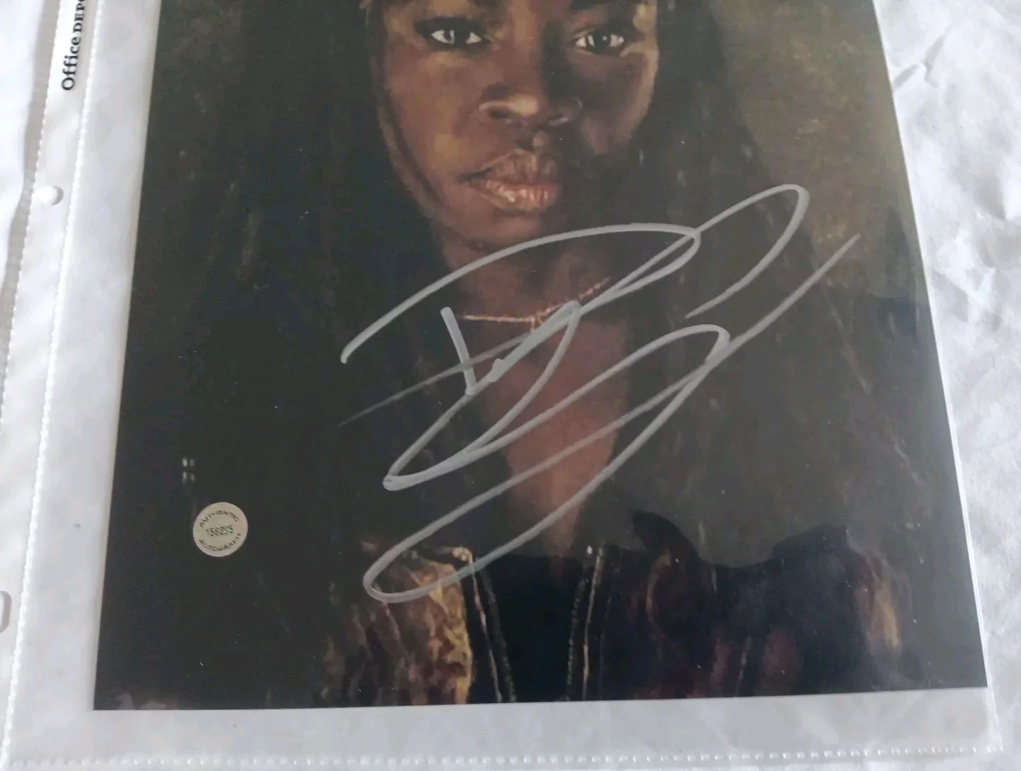 Danai Gurira — Danai Gurira signed 8x10 Photo from The Walking Dead w/COA, image 2