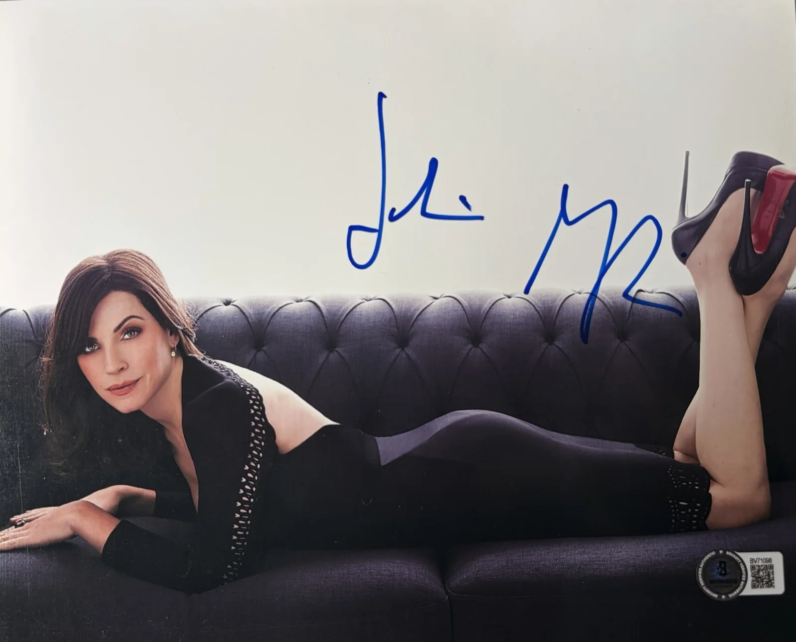 Julianna Margulies — JULIANNA MARGULIES SIGNED AUTOGRAPHED 8x10 PHOTO BAS COA AUTOGRAPH BECKETT