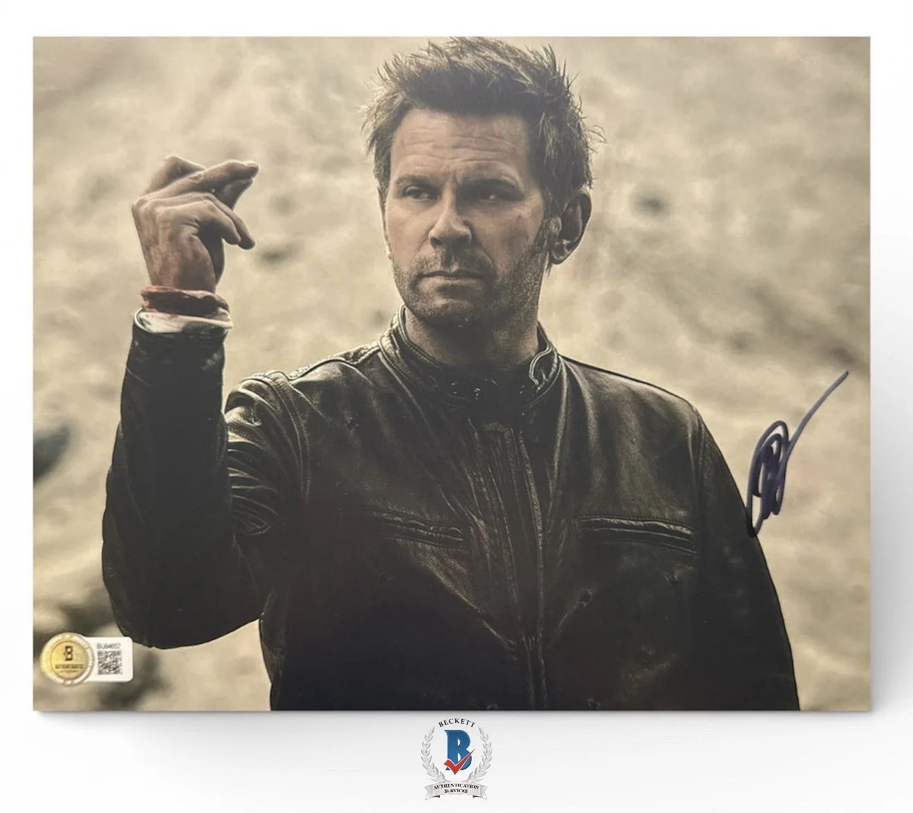 Mark Pellegrino — Mark Pellegrino Autograph Signed 8x10 Supernatural Lucifer Photo Beckett COA