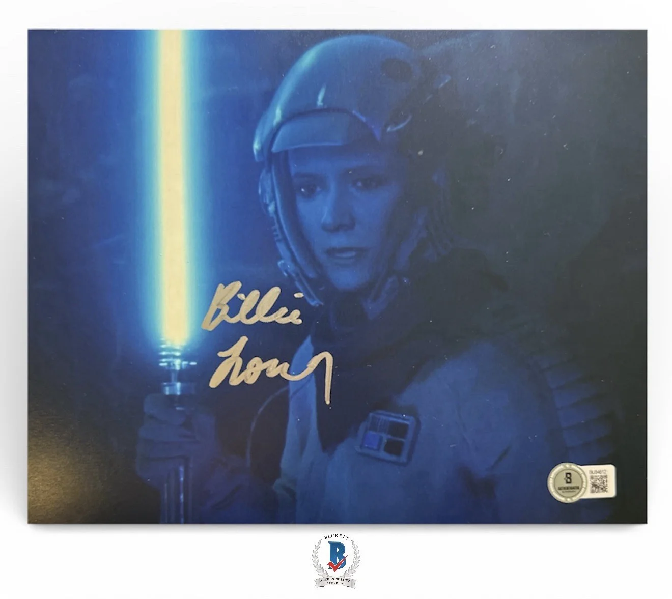 Billie Lourd — Billie Lourd Signed 8x10 Star Wars Lieutenant Connix Photo with Beckett COA