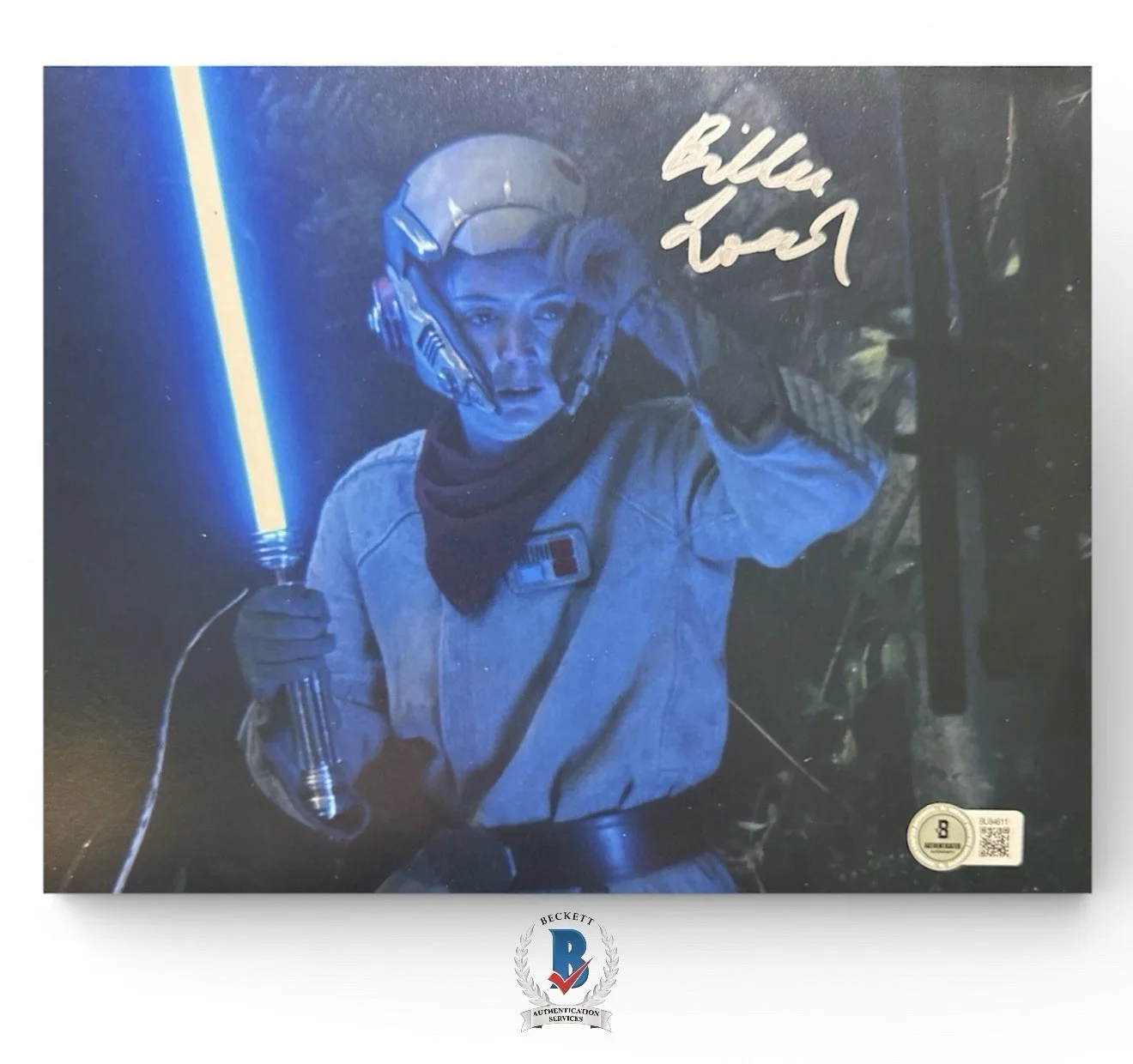 Billie Lourd — Billie Lourd Signed 8x10 Star Wars Lieutenant Connix Photo with Beckett COA