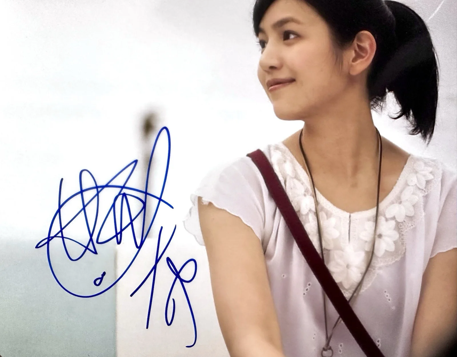 Michelle Chen — Michelle Chen Yan Hsi signed You Are The Apple of My Eye 8x10 photo - Chen YanXi, изображение 2