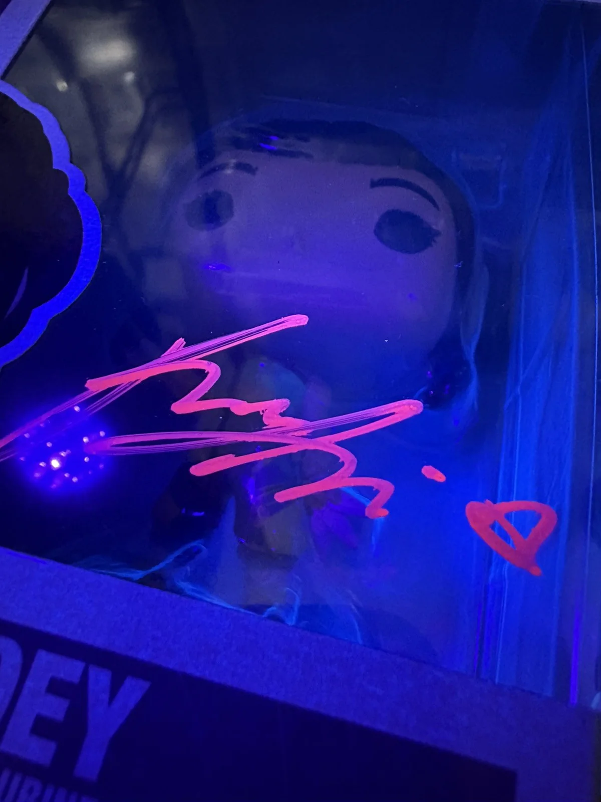 Rei Ami — Rei Ami Signed Zoey Funko 2256 K-Pop Demon Hunters Singing Voice SWAU COA +CASE, изображение 2