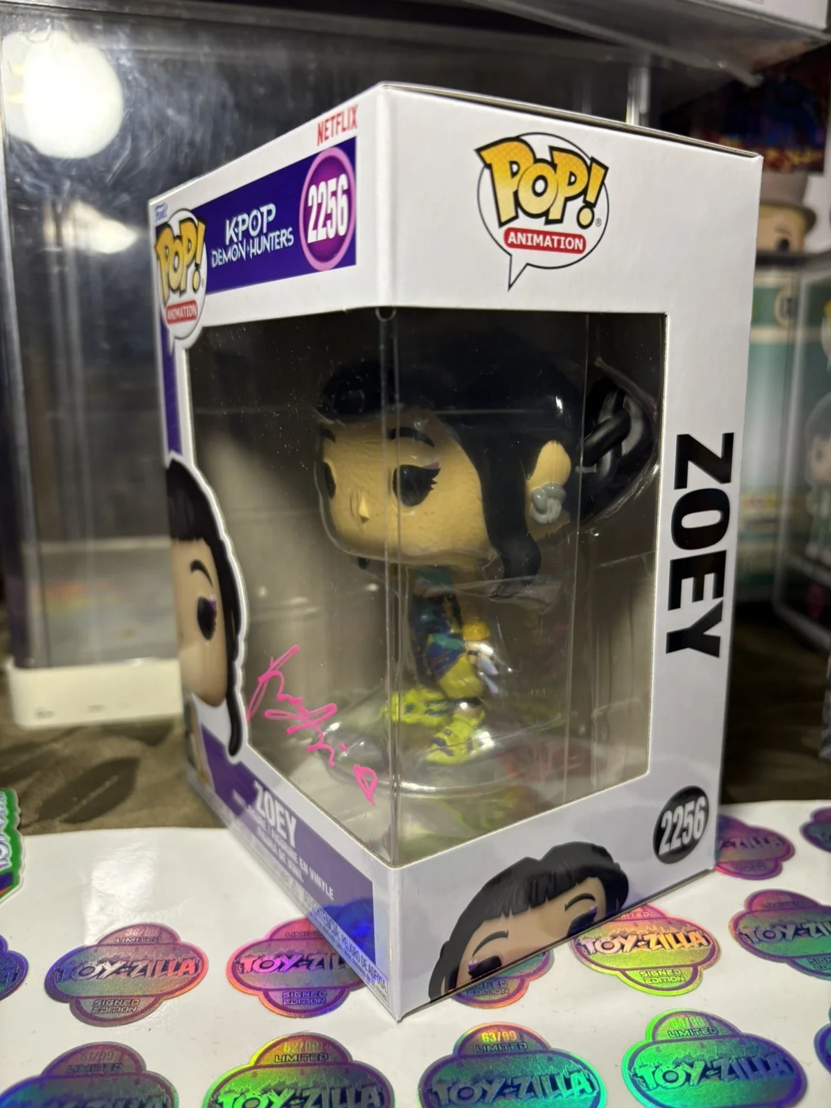 Rei Ami — Rei Ami Signed Zoey Funko 2256 K-Pop Demon Hunters Singing Voice SWAU COA +CASE, изображение 4