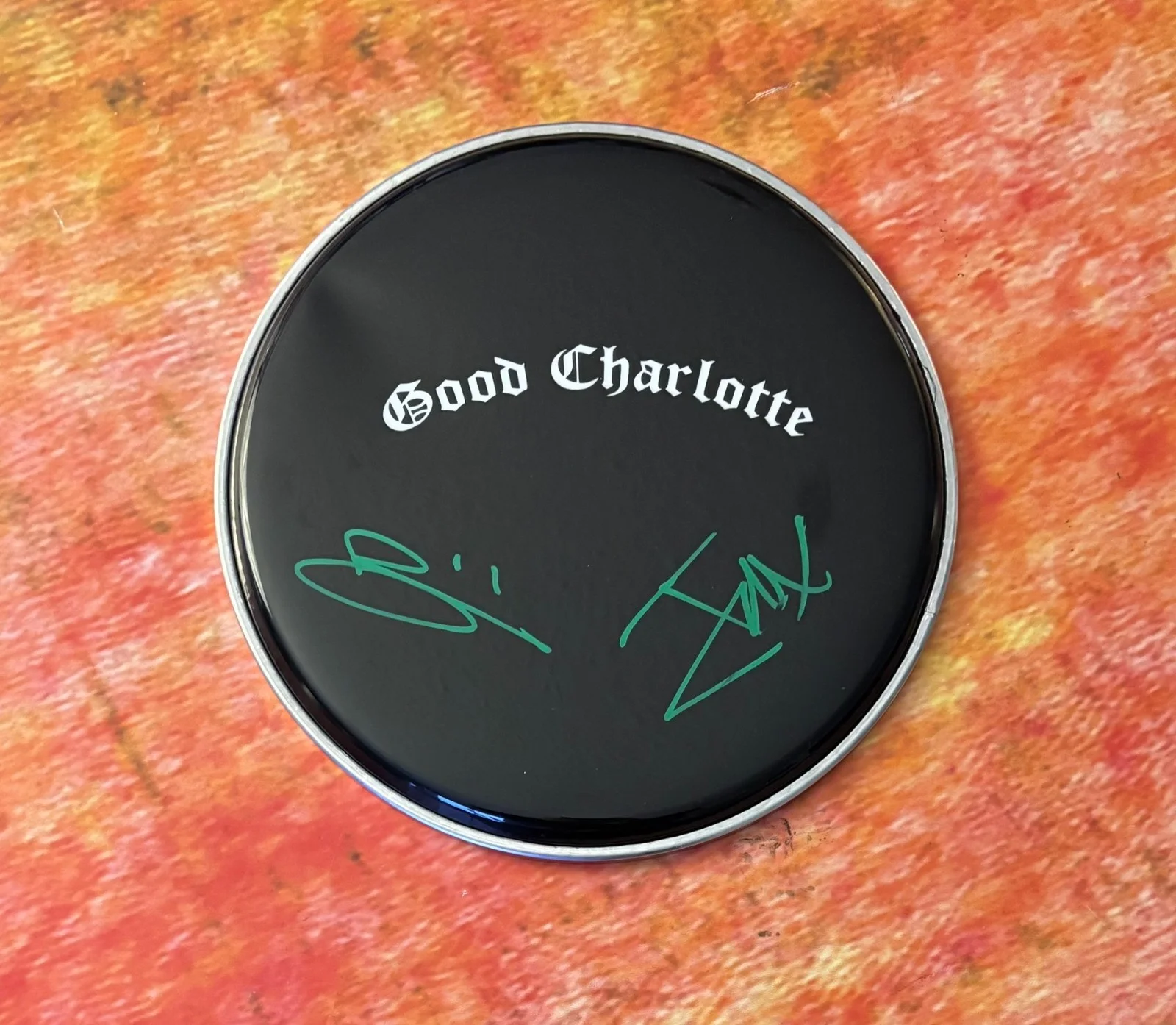 GFA Joel & Benji Madden Band * GOOD CHARLOTTE * Signed 10" Drumhead PROOF COA, изображение 2