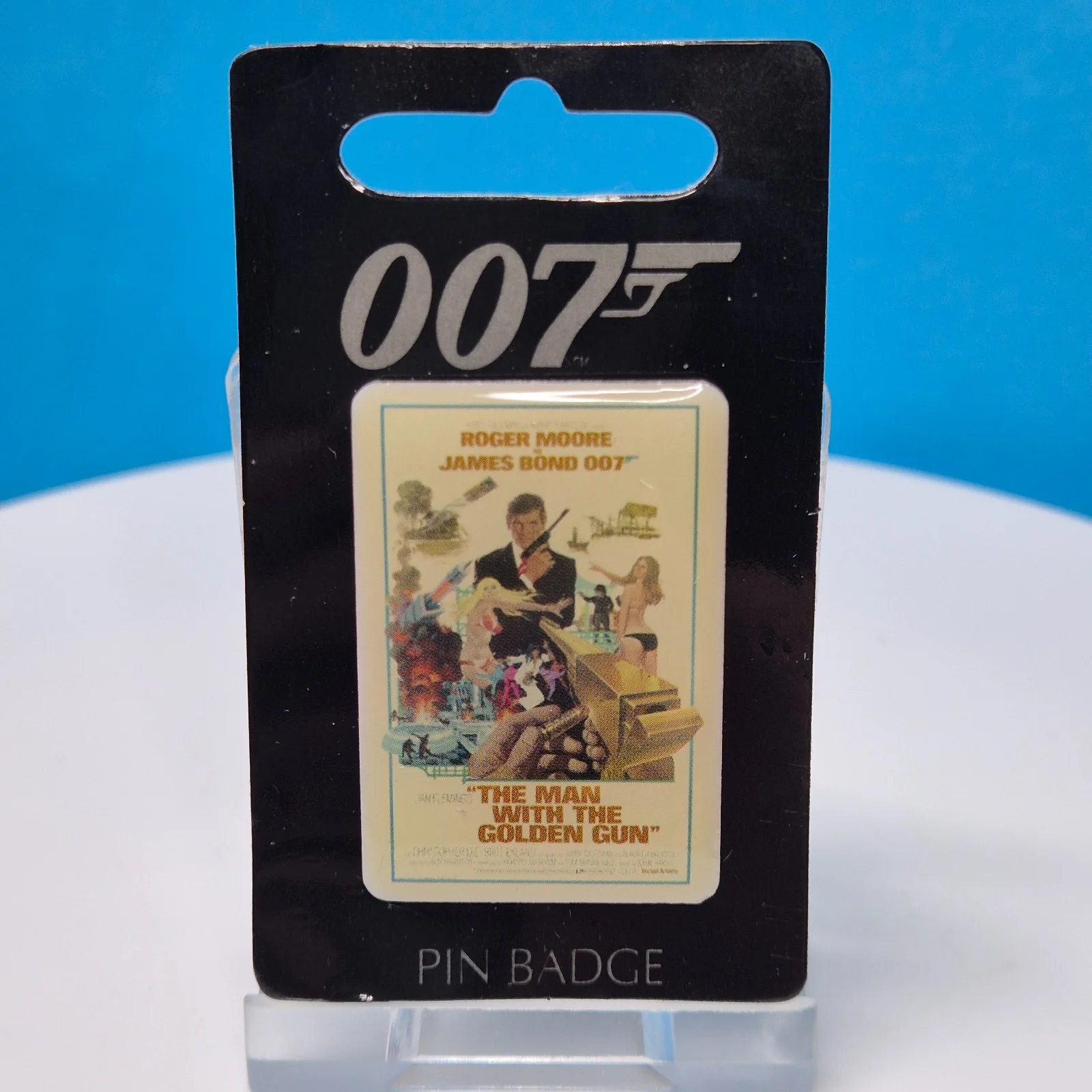 James Bond 007 Pin Badge Movie Poster Goldeneye Goldfinger Golden Gun Set of 3, изображение 3