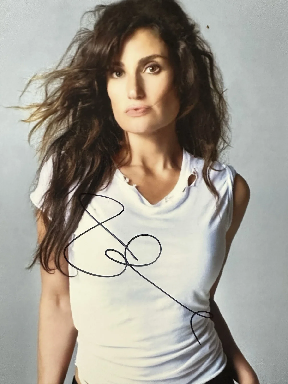 Idina Menzel — Idina Menzel signed 8x10 photo in person. Photo Proof - Disney Frozen Elsa