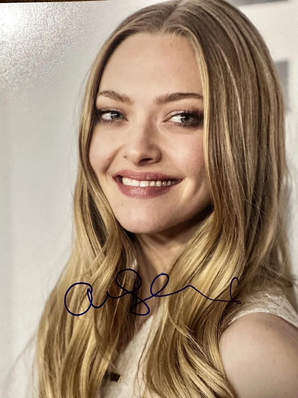 amanda seyfried — Amanda Seyfried signed 8x10 photo. The Housemaid. Mamma Mia. Les Miserables