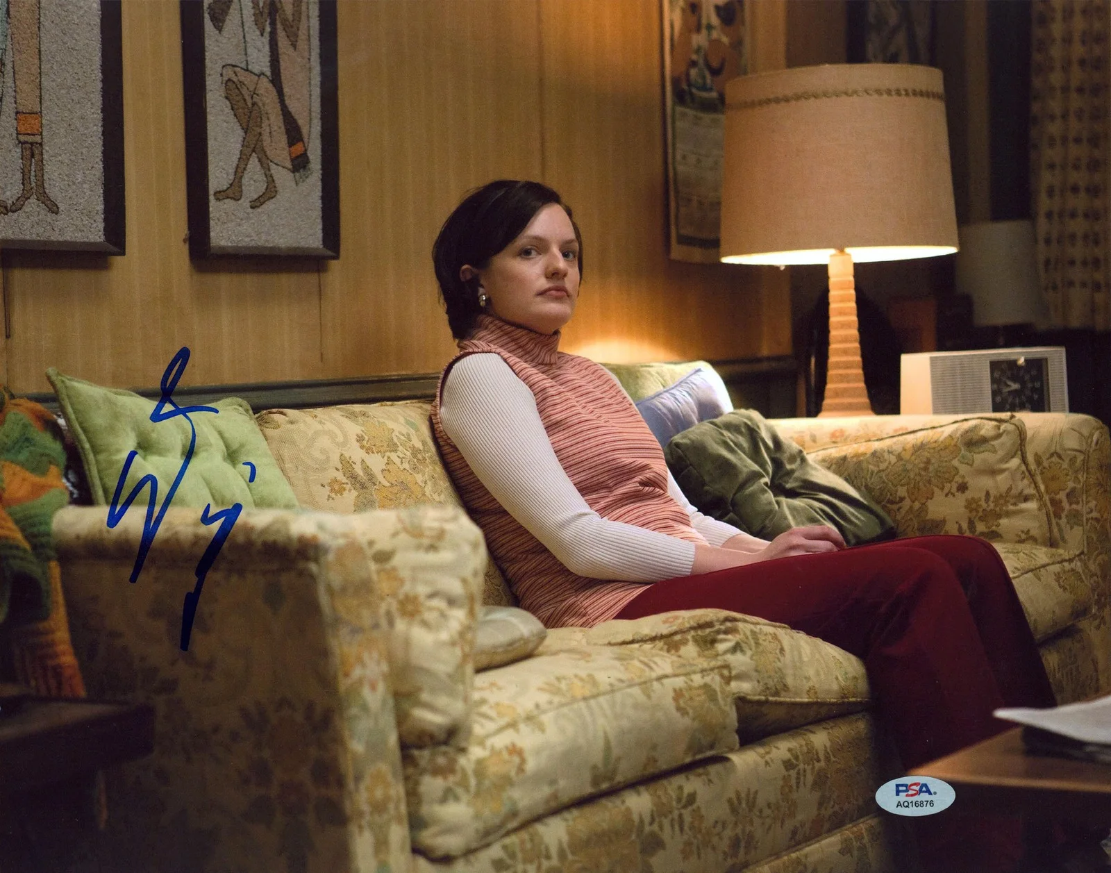 Elisabeth Moss — Elisabeth Moss Mad Men Authentic Signed 11x14 Horizontal Photo PSA/DNA #AQ16876