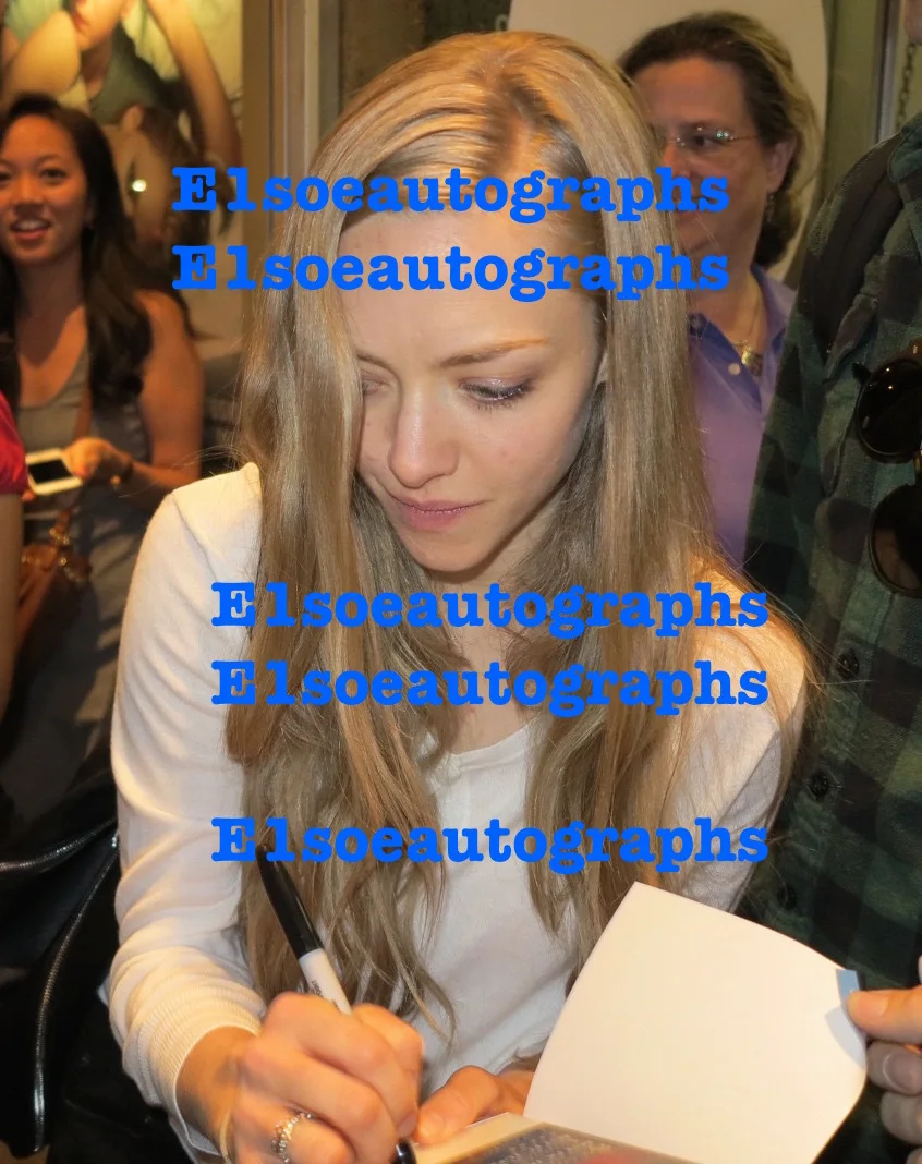 amanda seyfried — Amanda Seyfried signed 8x10 photo. The Housemaid. Mamma Mia. Les Miserables, изображение 4
