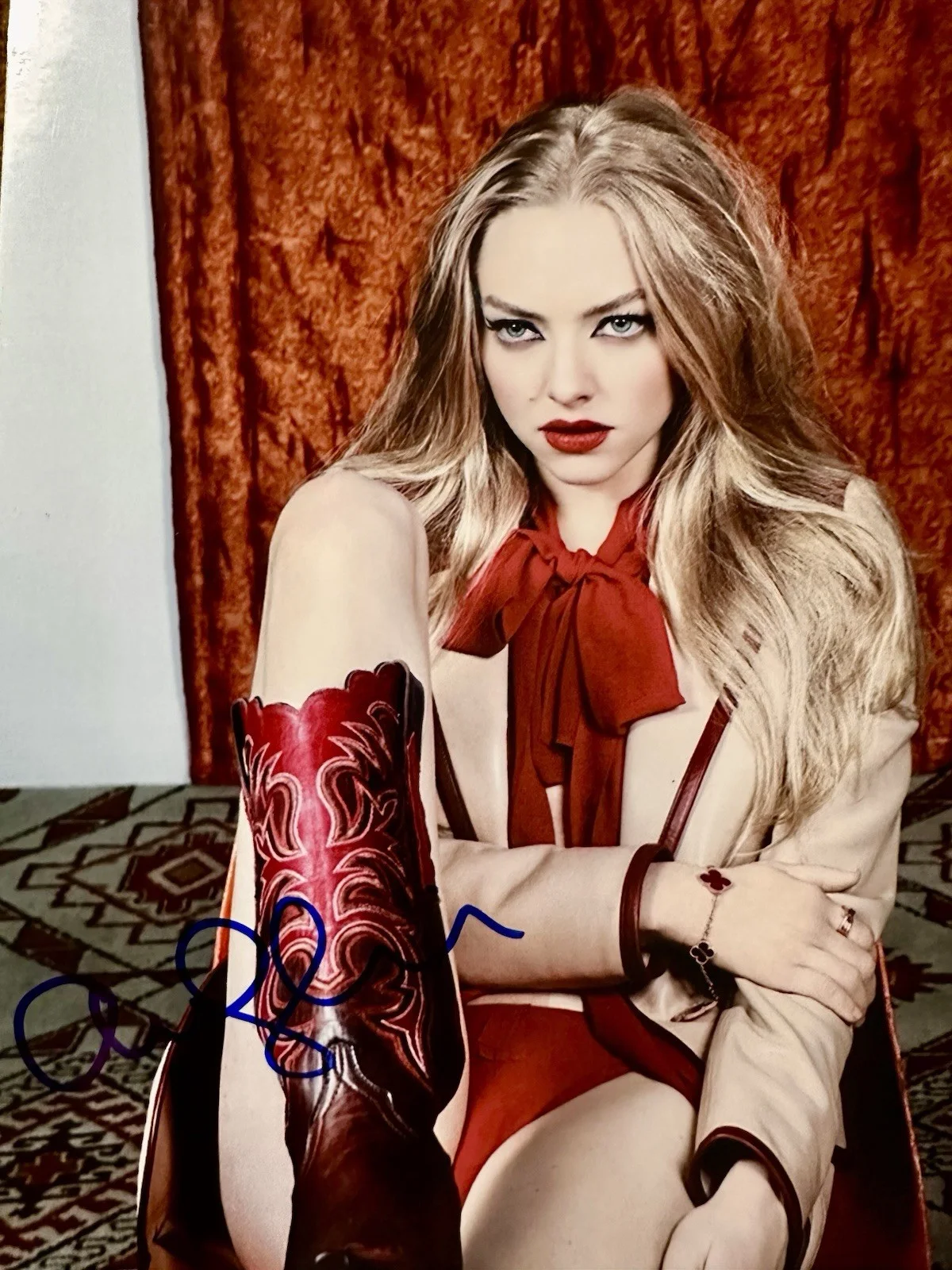 amanda seyfried — Amanda Seyfried signed 8x10 photo. The Housemaid. Mamma Mia. Les Miserables