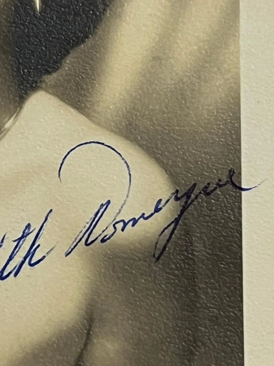 FAITH DOMERGUE — FAITH DOMERGUE HAND SIGNED AUTOGRAPHED PHOTO SIGNATURE, image 5