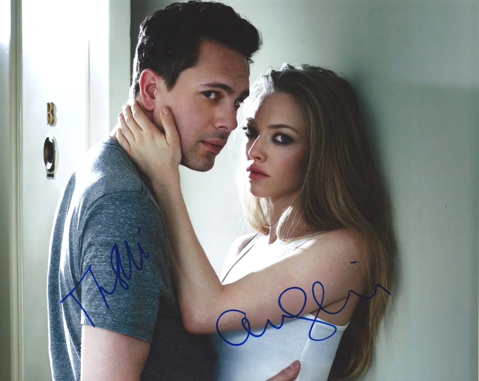amanda seyfried — Amanda Seyfried & Thomas Sadoski signed The Way We Get By 8x10 photo - In Person