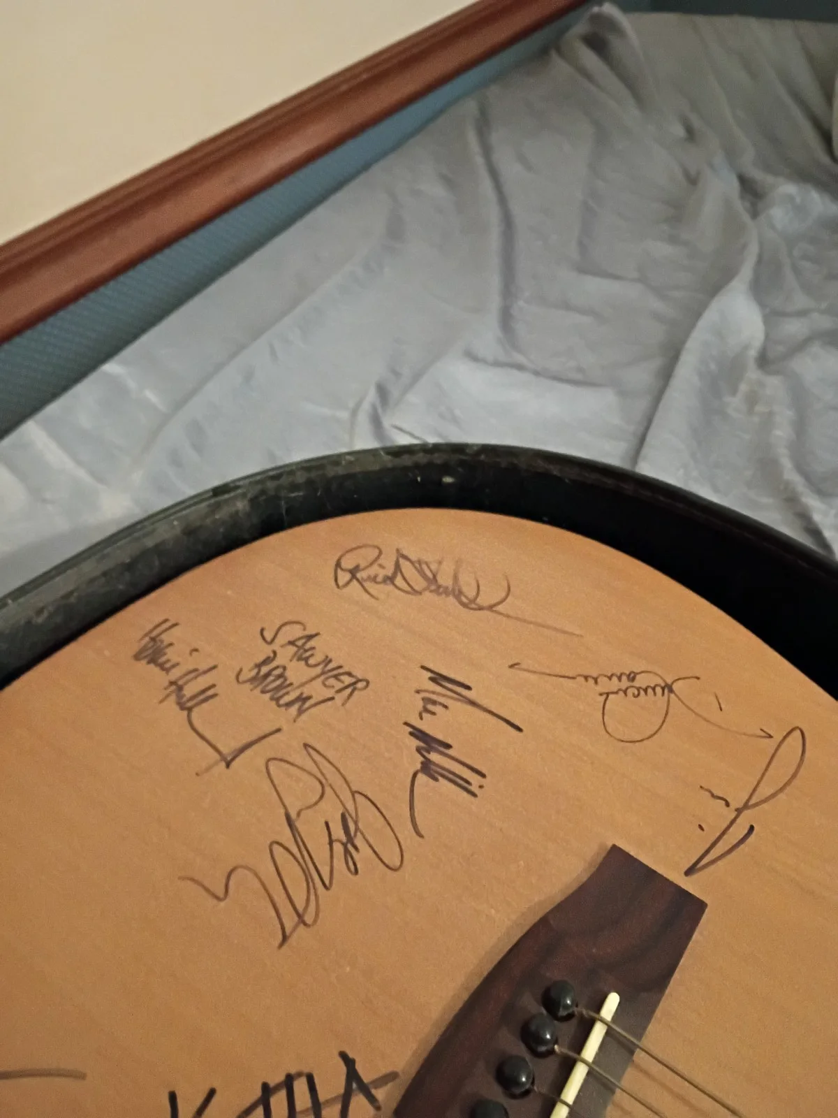 Signed By Rascal Flatts, John Anderson,Blake Shelton, Sawyer Brown ,And More, image 3