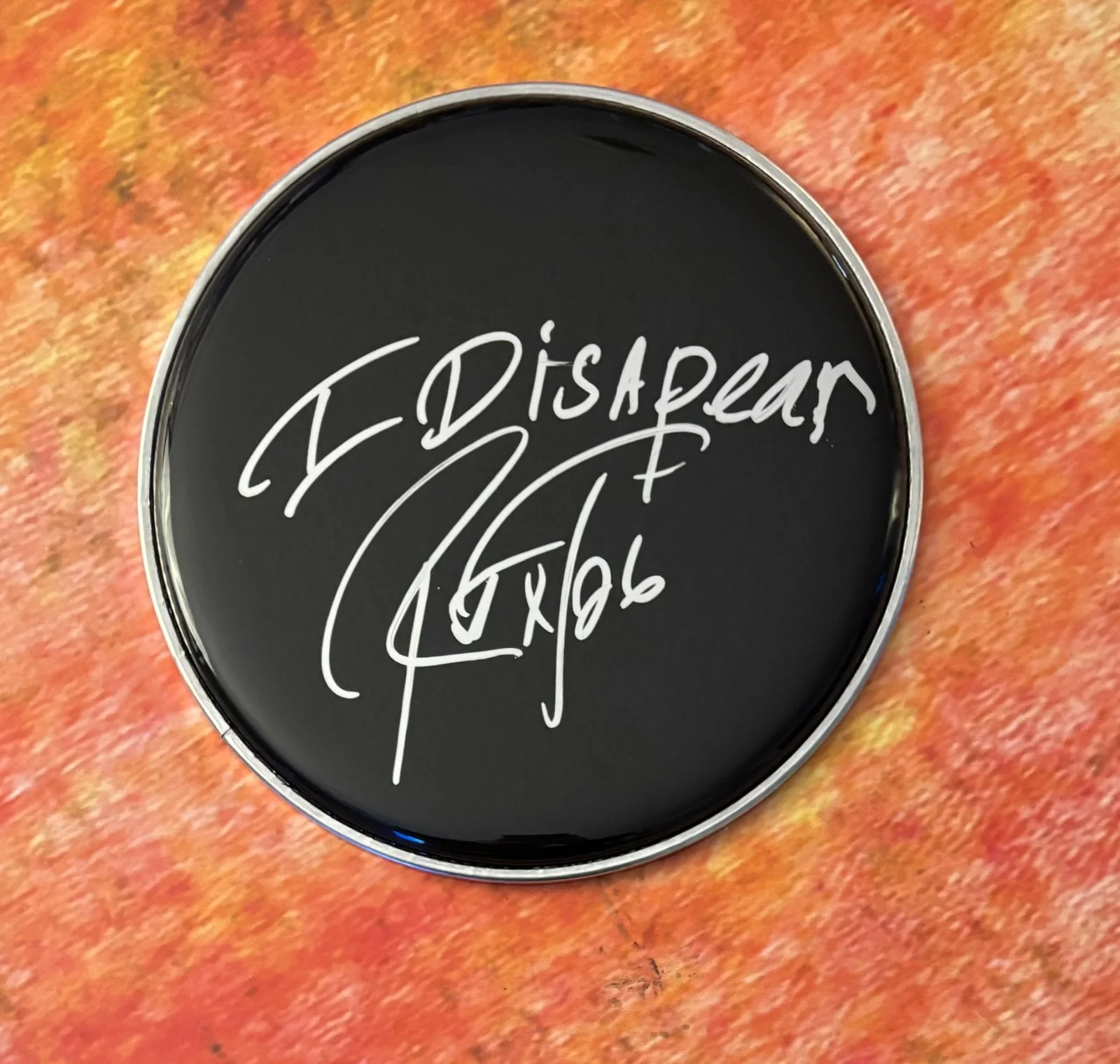 GFA Metallica Band Bassist * ROBERT TRUJILLO * Signed 10" Drumhead PROOF COA, изображение 3