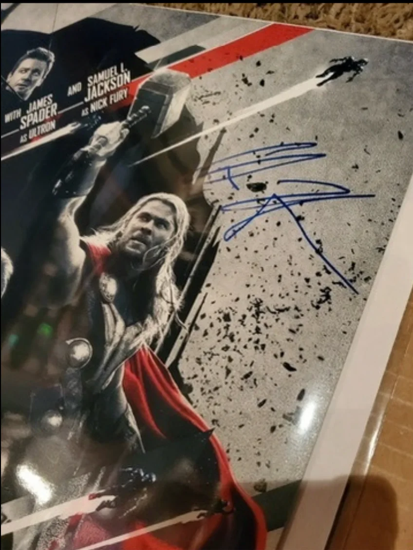 Marvel Avengers Age Of Ultron Signed Movie Poster (6 Signatures) + COA, изображение 3