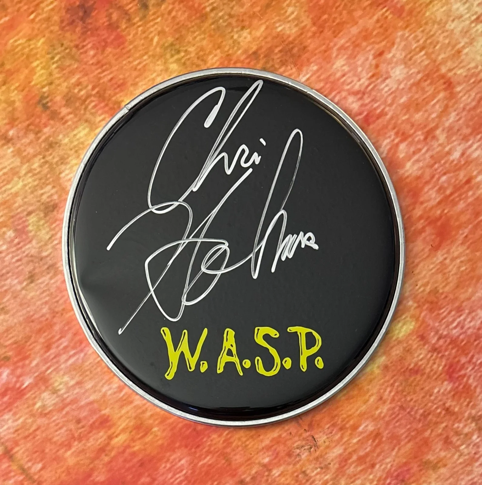 GFA W.A.S.P. Band Guitarist * CHRIS HOLMES * Signed 10" Drumhead COA, изображение 2