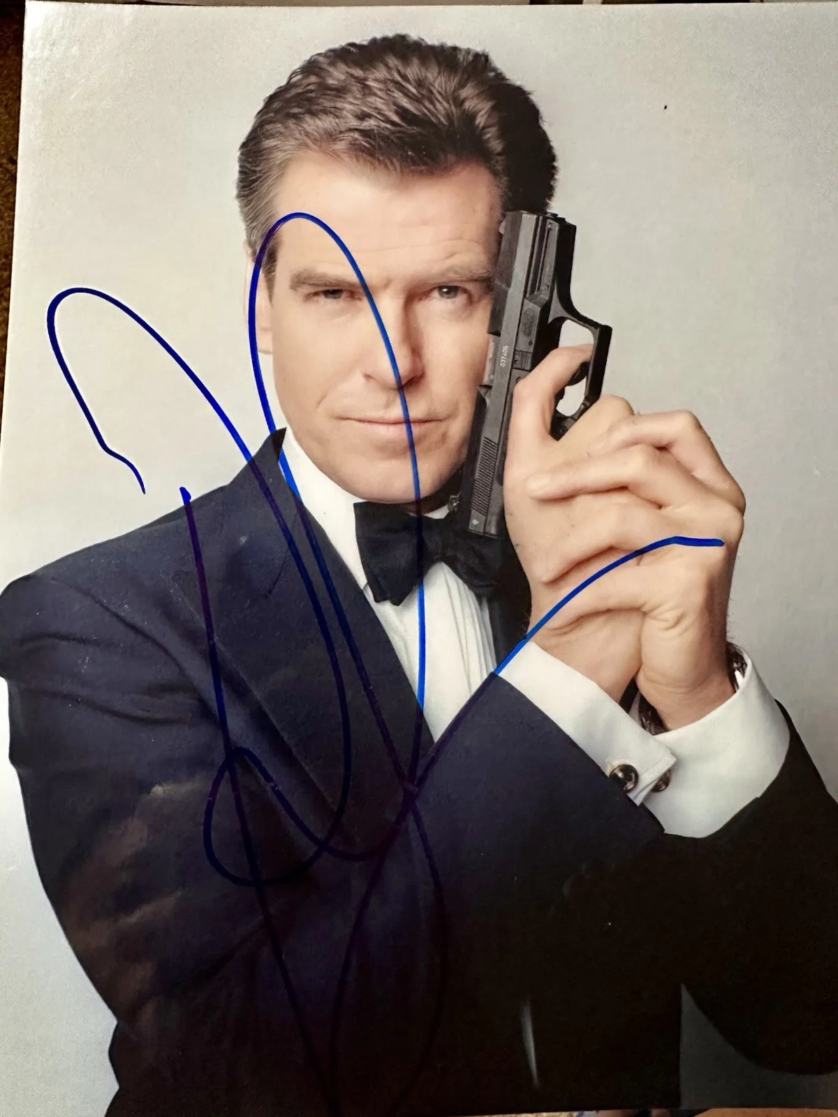 Pierce Brosnan — Pierce Brosnan signed James Bond 8x10 photo In Person Proof. 007 Die Another Day, изображение 3