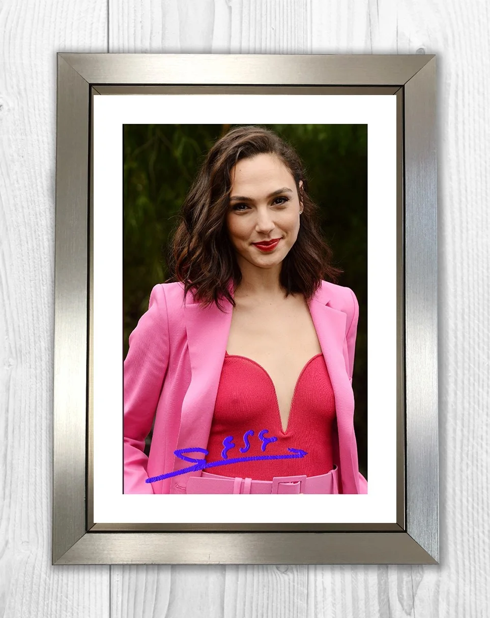 Gal Gadot in a revealing top A4 repro autographed poster. Choice of frame, изображение 3
