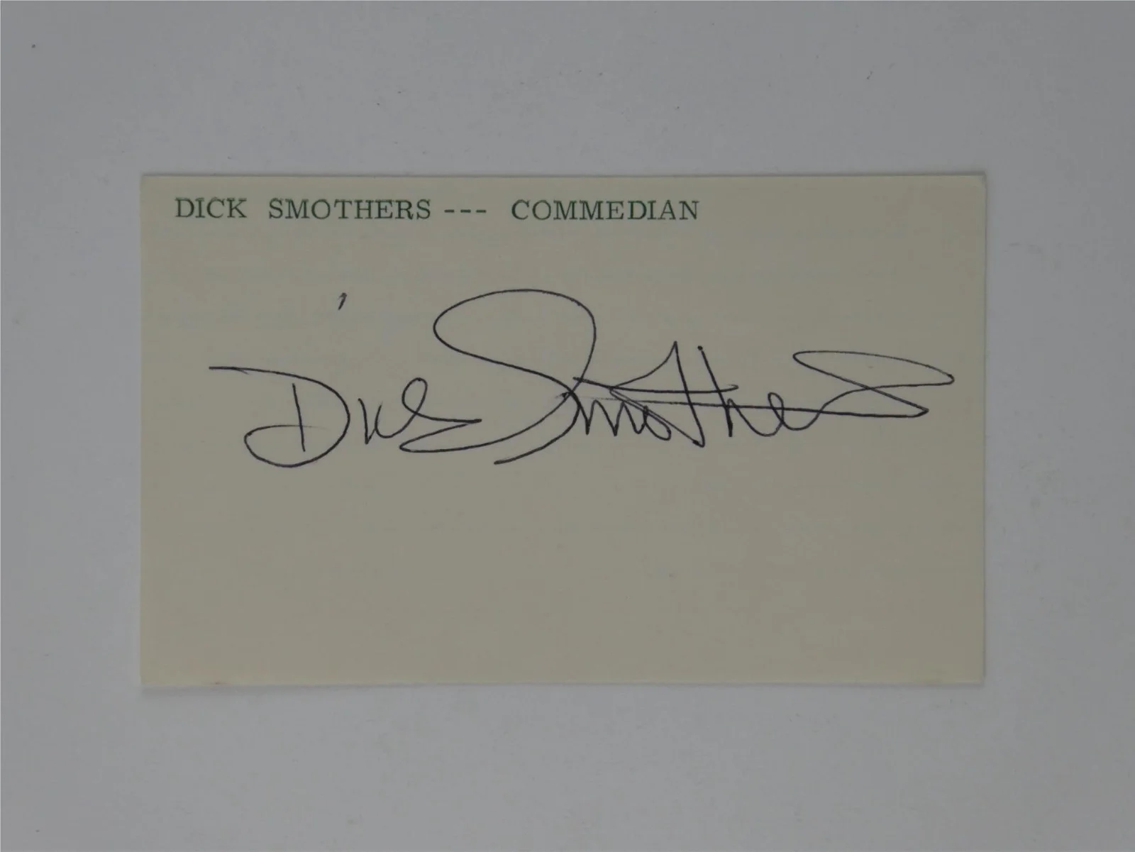 Dick Smothers — Dick Smothers Signed 3x5 Index Card Autographed w/ 1969 Hot Rodding Magazine Vtg, image 2