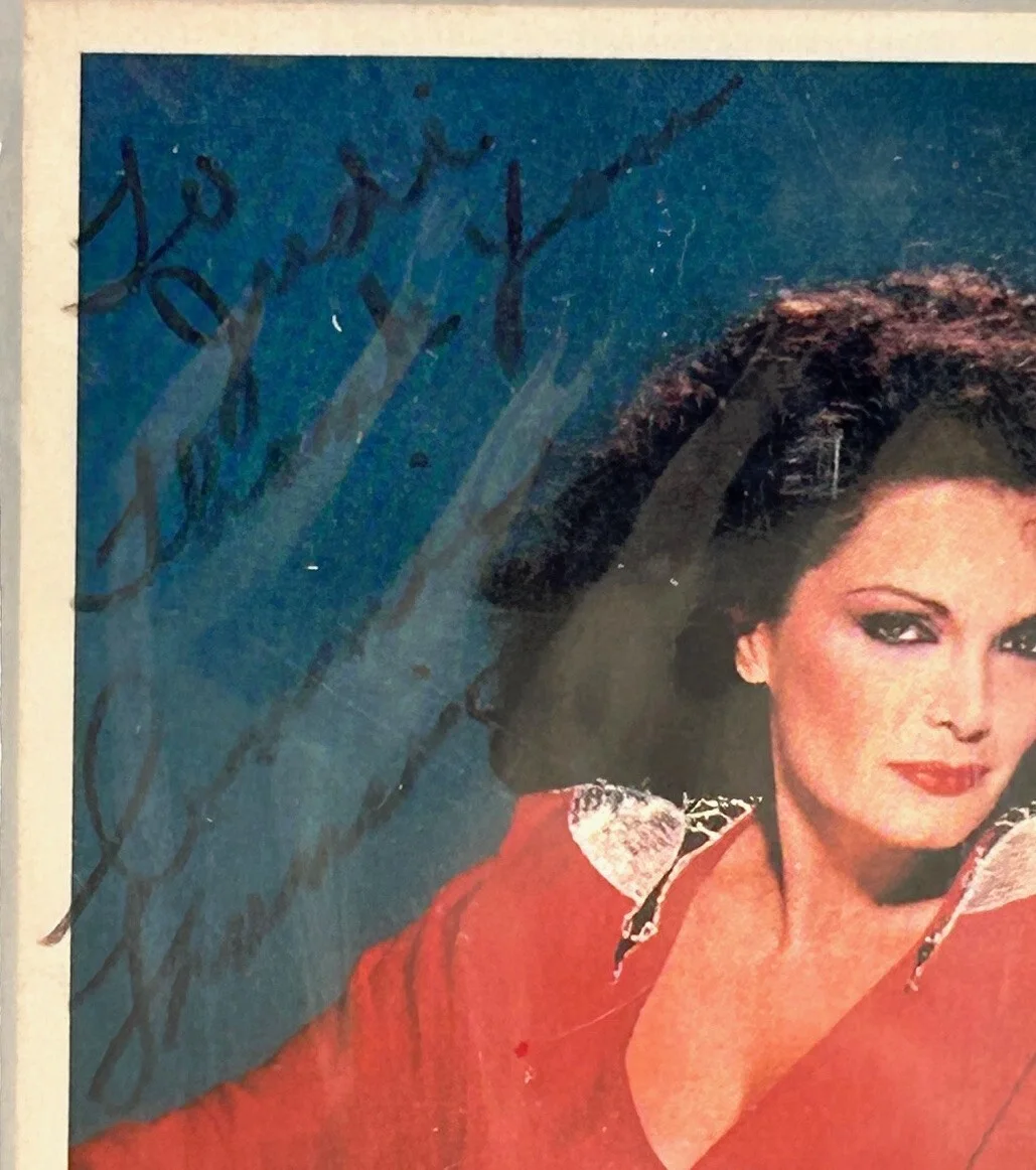 Connie Francis — CONNIE FRANCIS HAND SIGNED 1983 Modern Postcard w/ JSA Authentication, image 3