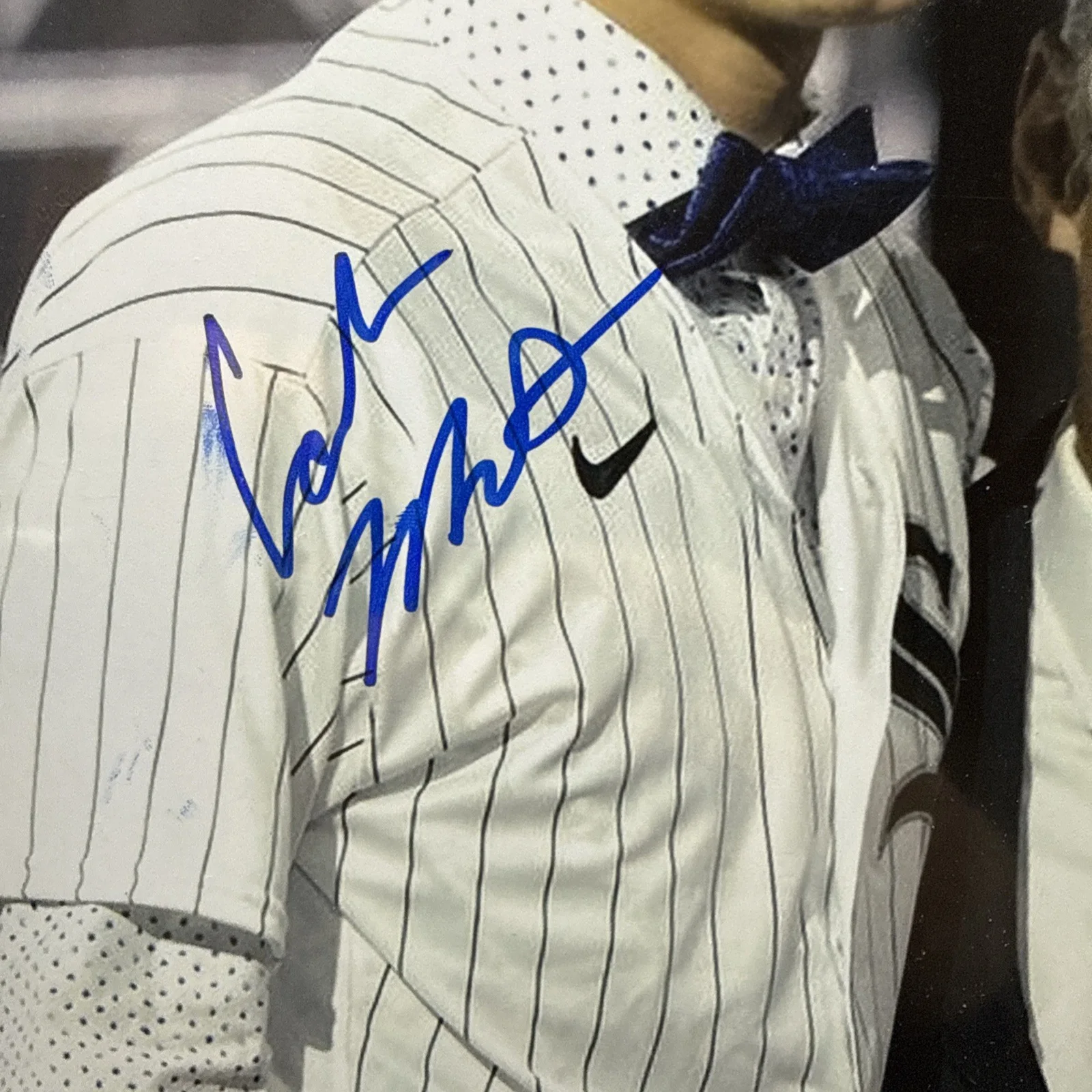 Colon Montgomery 8x10 Autographed Photo Beckett Witnessed, изображение 3