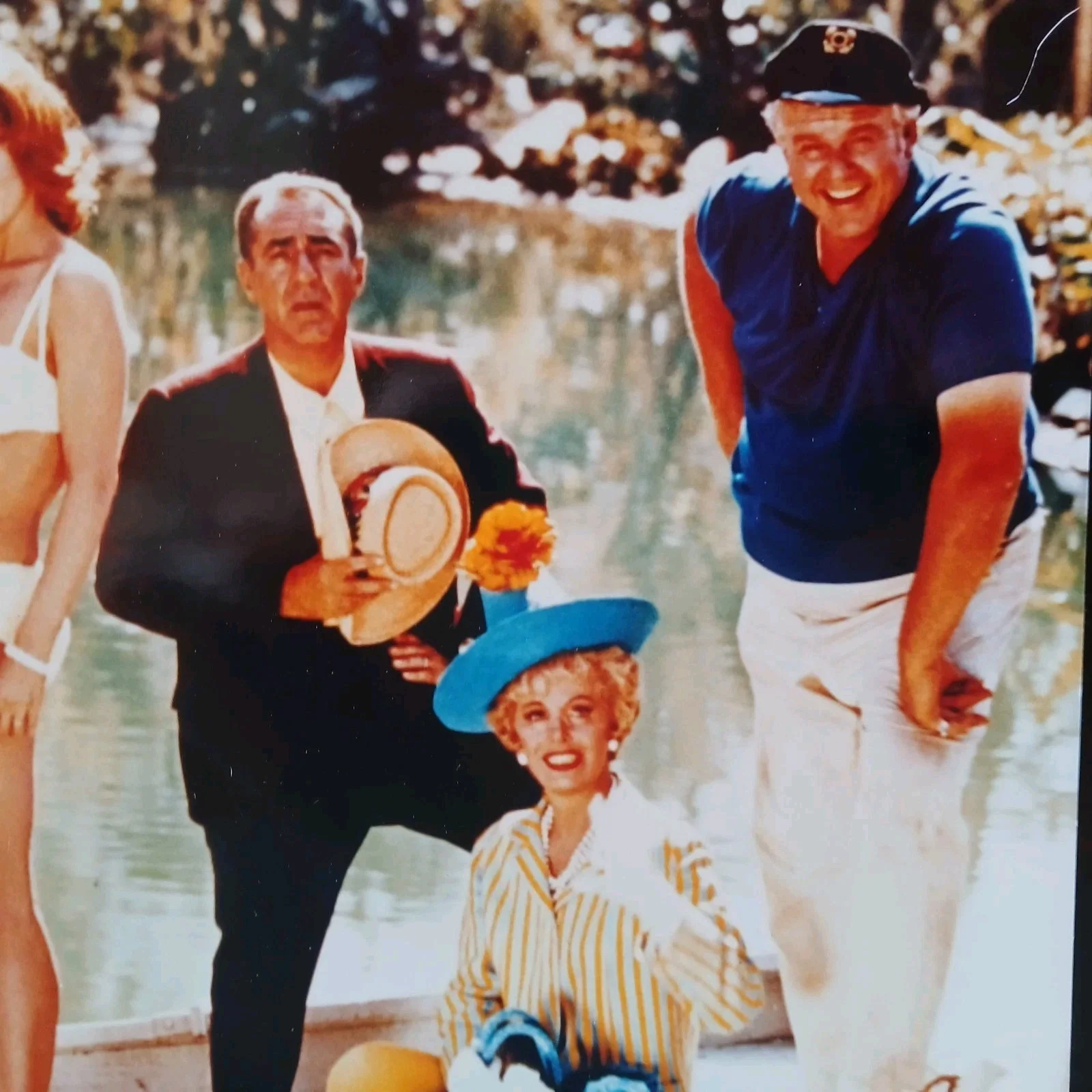 Dawn Wells — dawn wells signed 10x8 photo w/love the castaways added gilligan's island, изображение 3