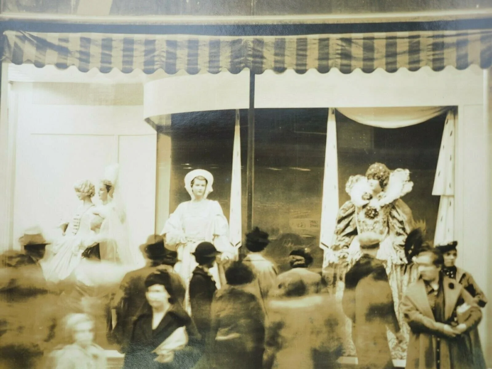Gimbel Brothers Manhattan Store Front Window Display B&W 8 x 10 Photo 1930-40's, image 2