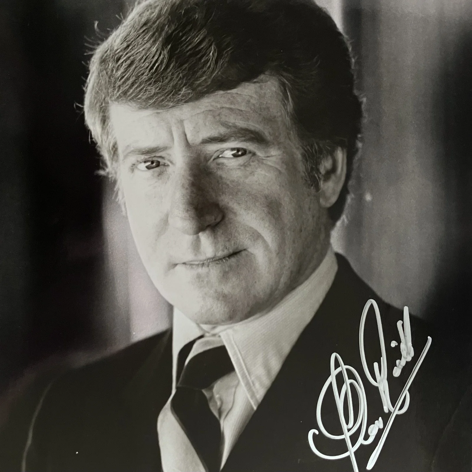 Clive Revill — CLIVE REVILL Signed 8x10 / “THE EMPIRE STRIKES BACK”, “The Legend Of HELL HOUSE”