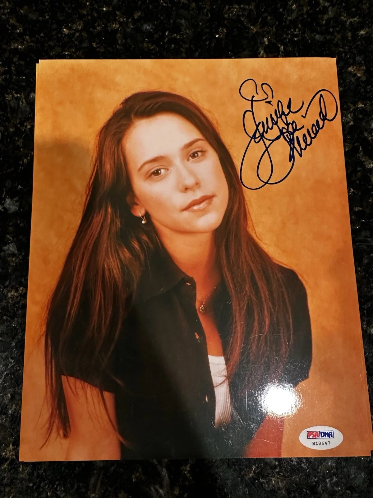 Celebrity — VINTAGE Jennifer Love Hewitt signed 8x10 photo Autographed PSA COA, image 2