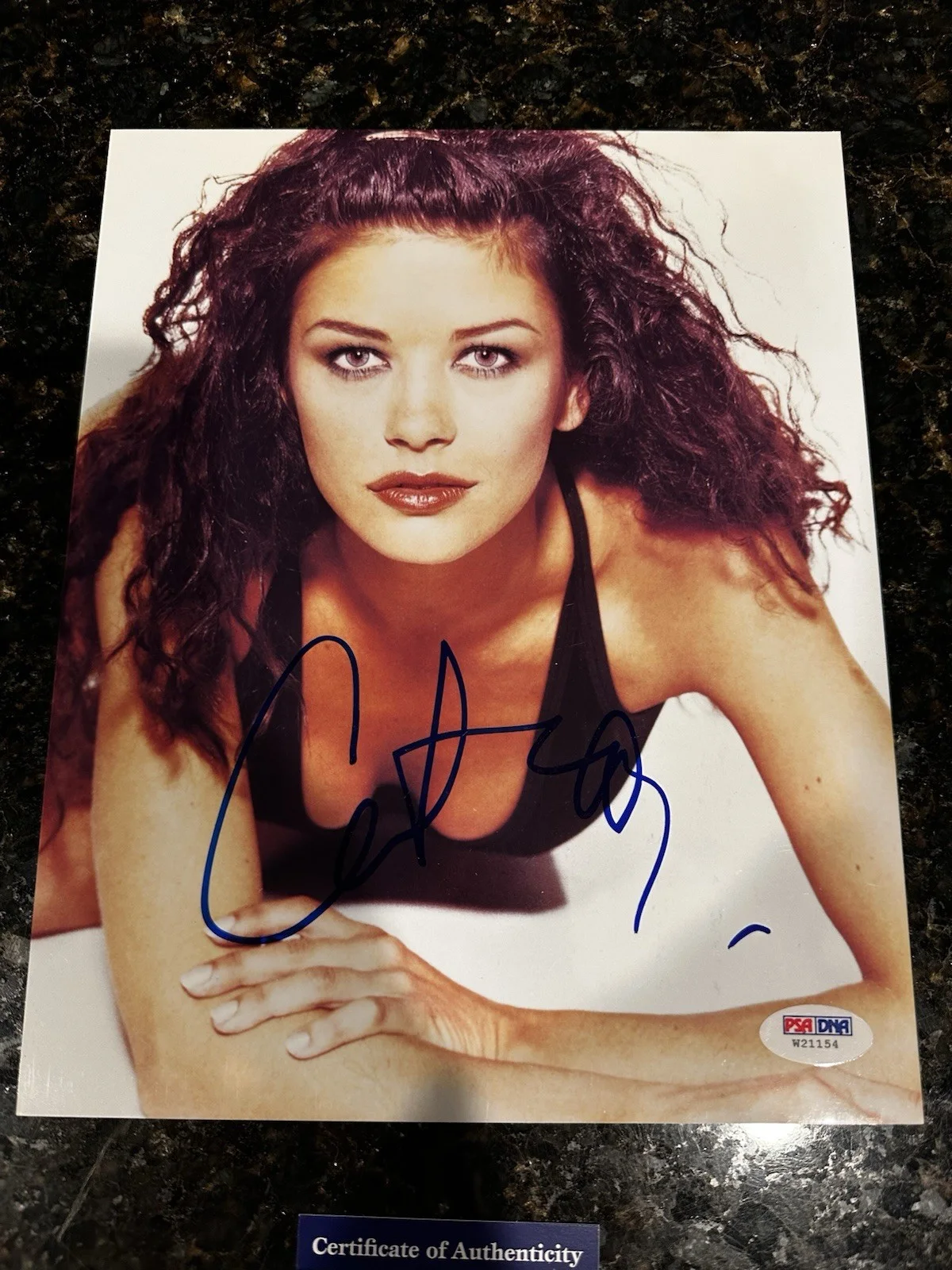 Catherine Zeta-Jones — CATHERINE ZETA-JONES signed autographed 8x10 photo PSA COA