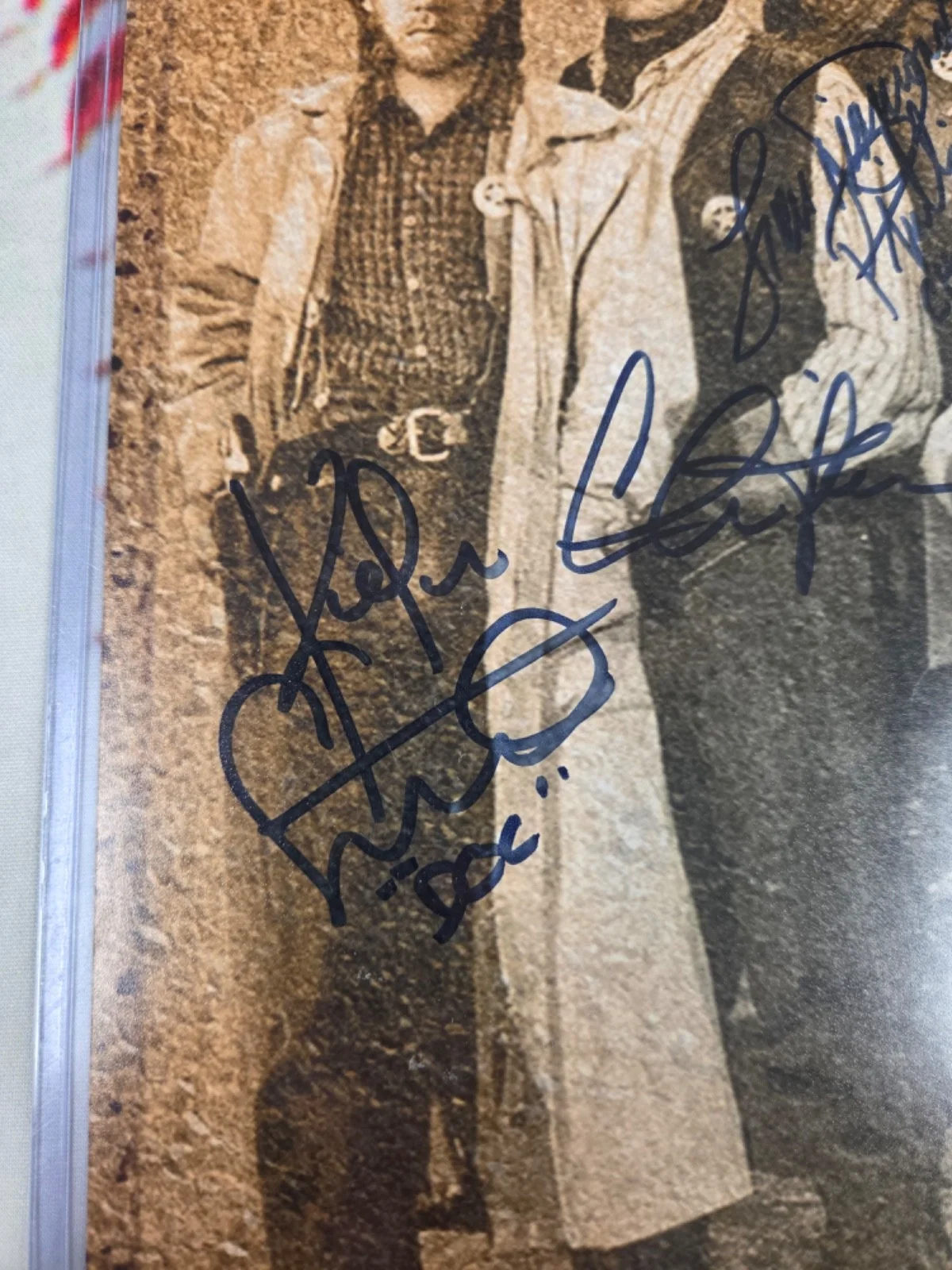 Keifer Sutherland, Charlie Sheen, Lou D. Phillips, Dermot Mulrone — 22x11 Young Guns Movie Print Autograph 4x Sutherland, Sheen, Phillips, Mulroney, изображение 4