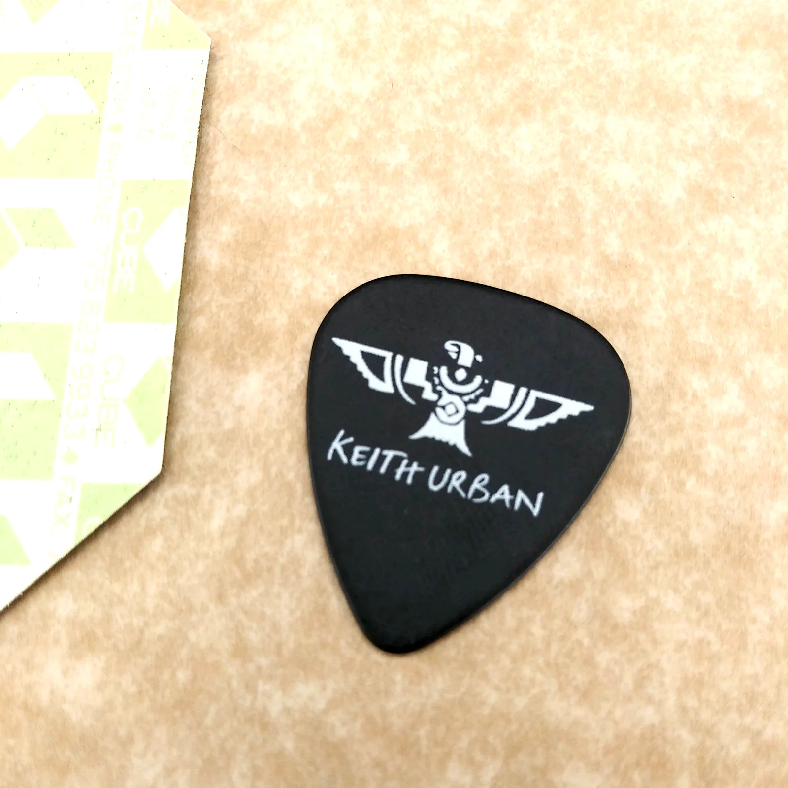 Authentic KEITH URBAN staff backstage pass 1 novelty signature guitar pick zz1, изображение 4