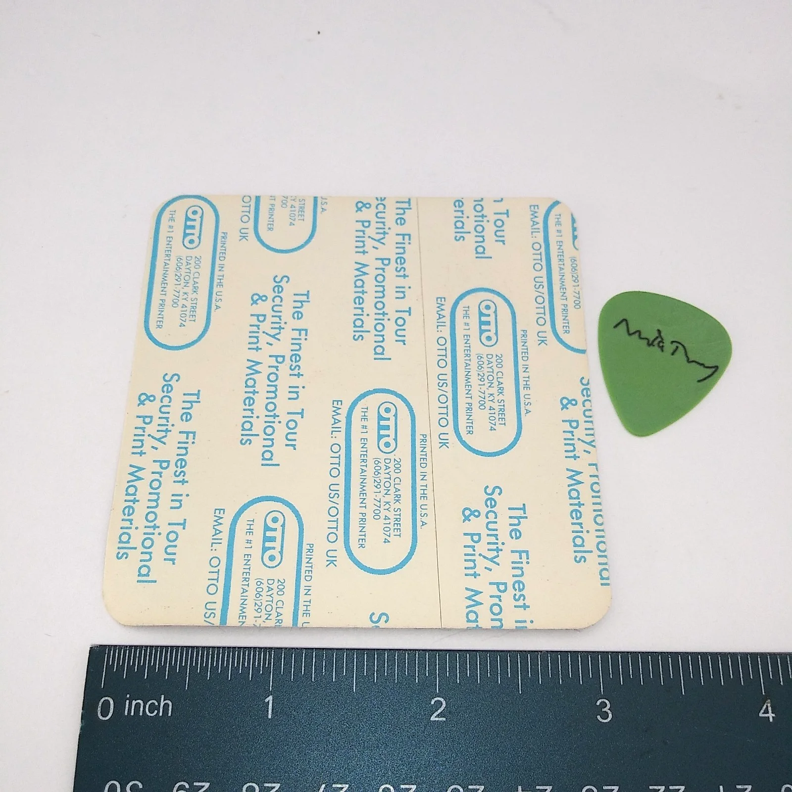 Authentic Mike & The Mechanics (Genesis) backstage pass 1 signature guitar pick, изображение 3