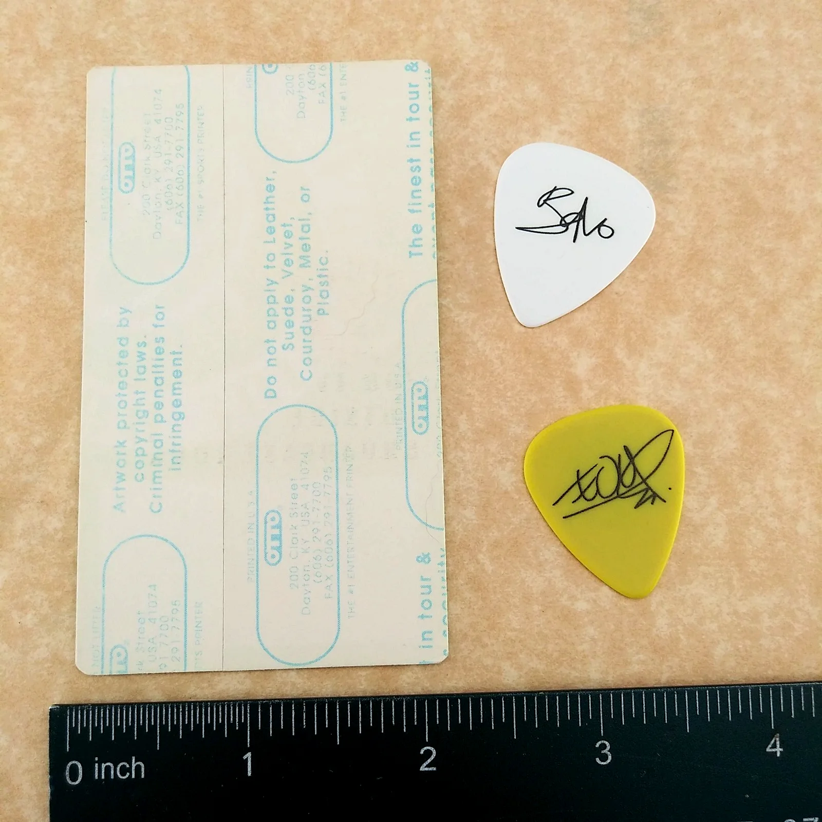 Authentic U2 concert tour backstage pass 2 novelty signature guitar picks, image 3
