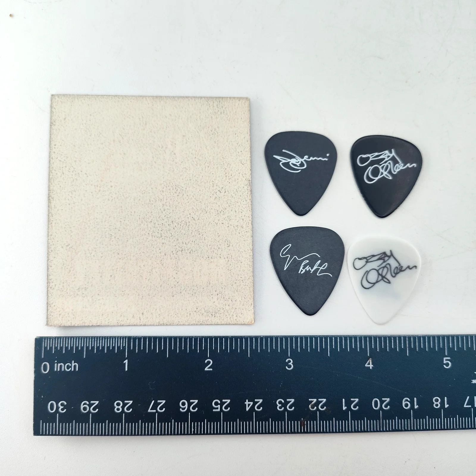 Black Sabbath OZZFEST STAFF tour backstage pass 4 signature guitar picks, изображение 2