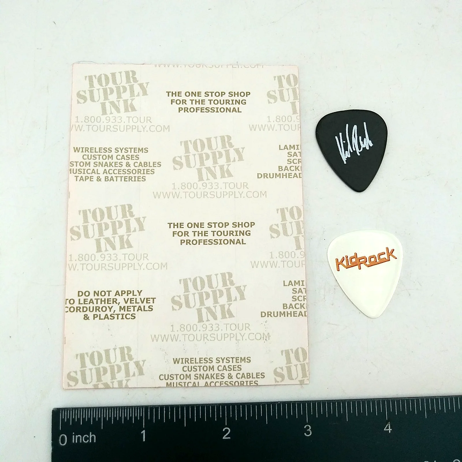 Authentic KID ROCK concert backstage pass 2 novelty signature guitar picks, image 2