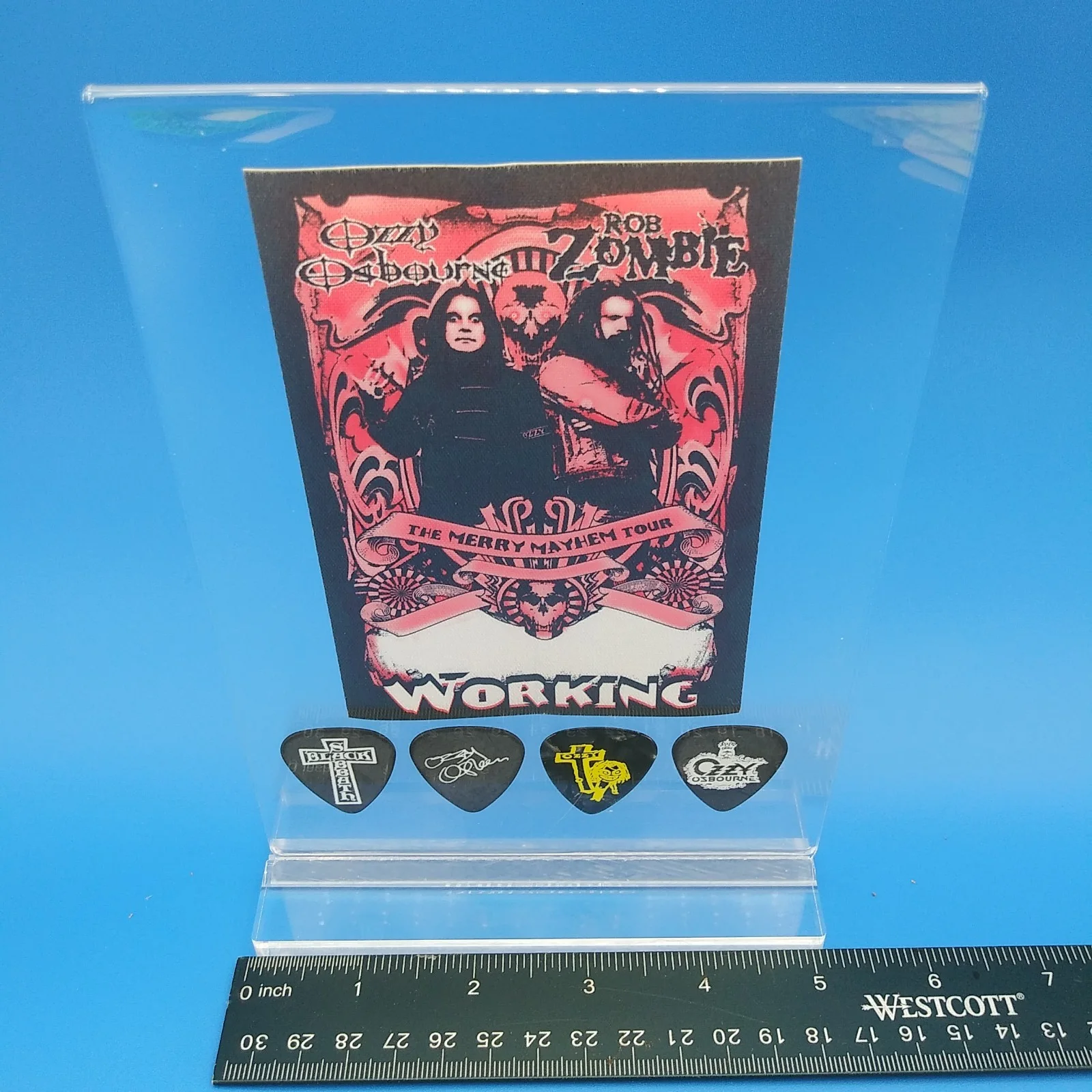 OZZY OSBOURNE backstage pass 4 novelty guitar picks 7.25" acrylic display!, image 4