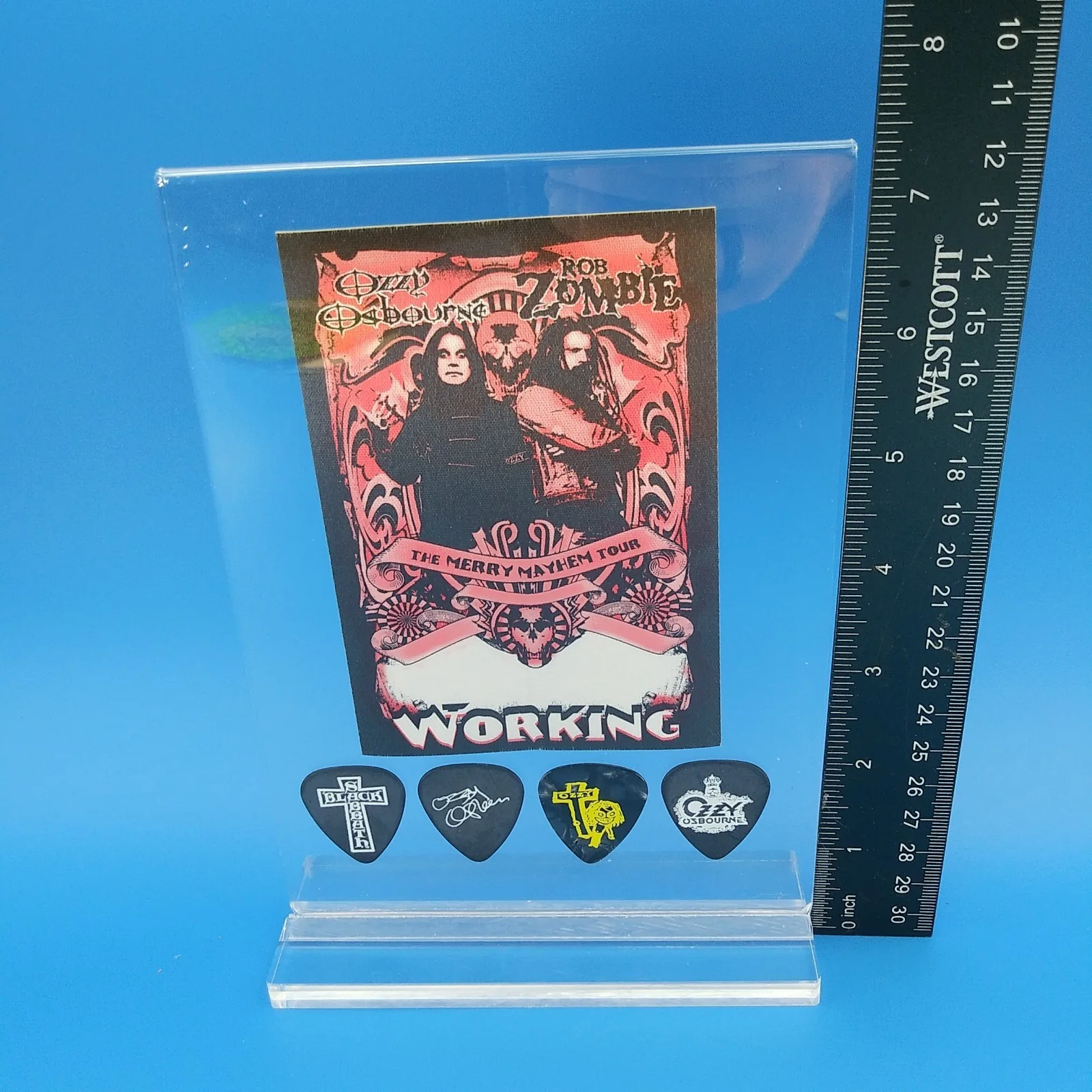 OZZY OSBOURNE backstage pass 4 novelty guitar picks 7.25" acrylic display!, image 5