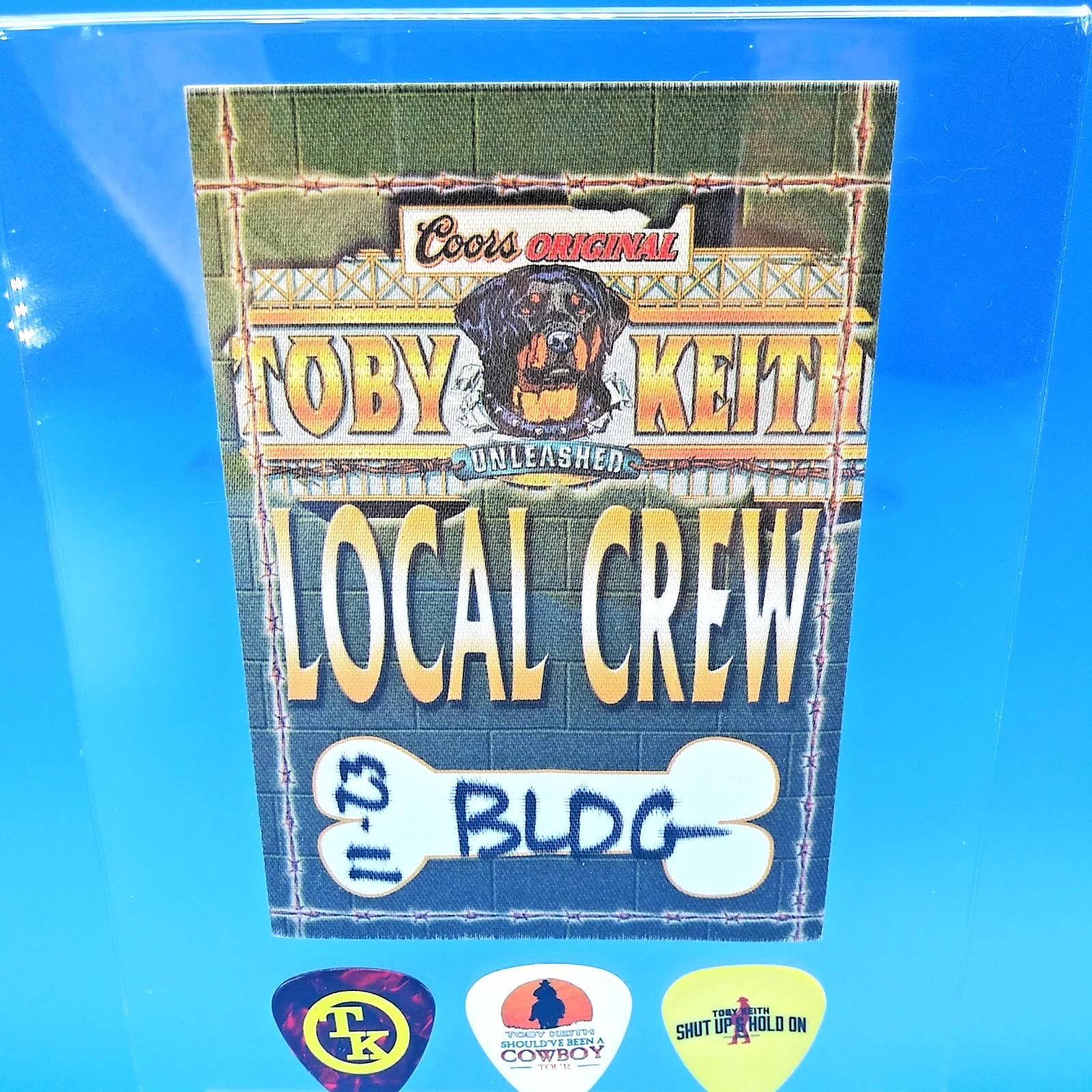 TOBY KEITH backstage pass 3 novelty signature guitar picks 7.25" acrylic display, изображение 2