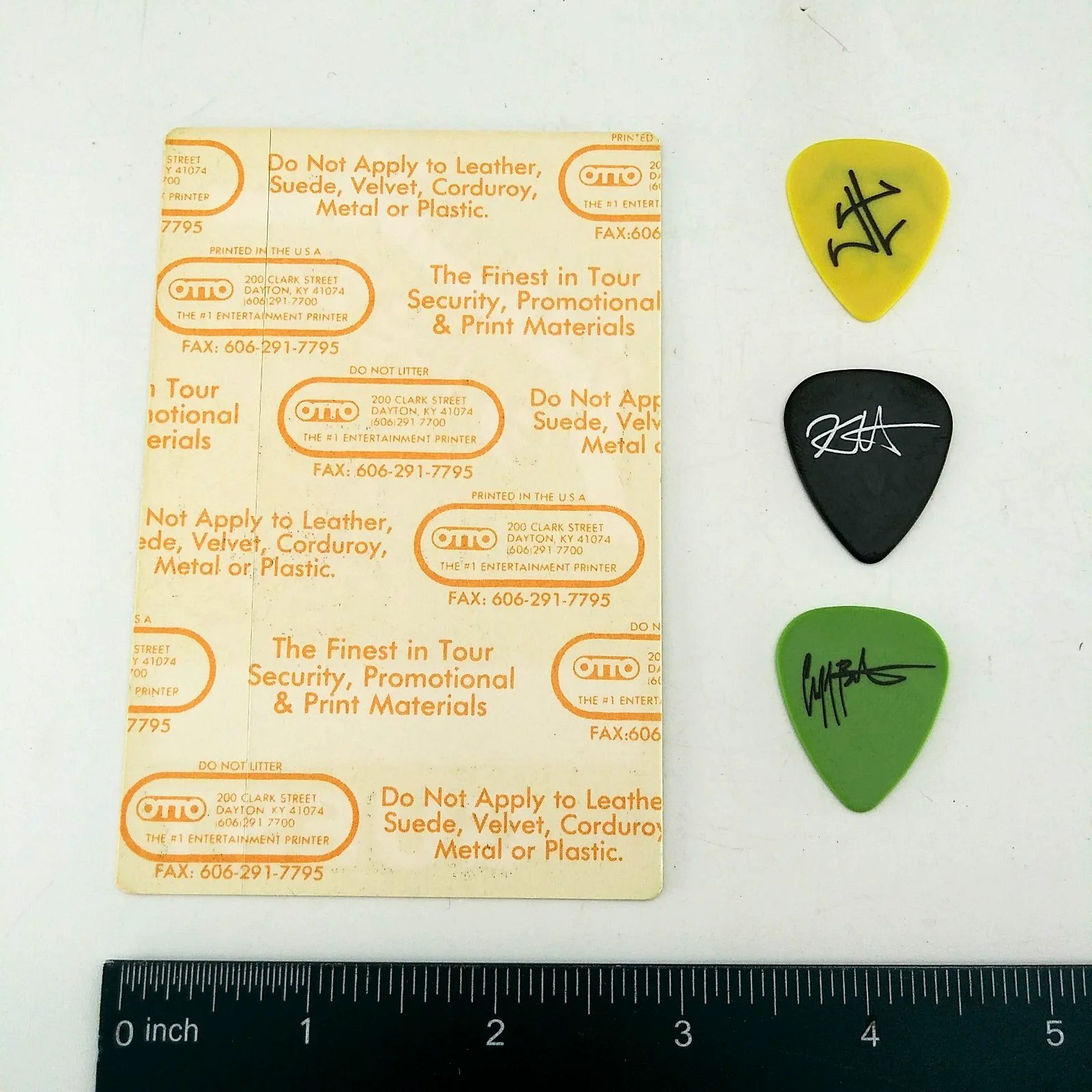 Authentic METALLICA staff backstage pass 3 novelty signature guitar picks, изображение 2