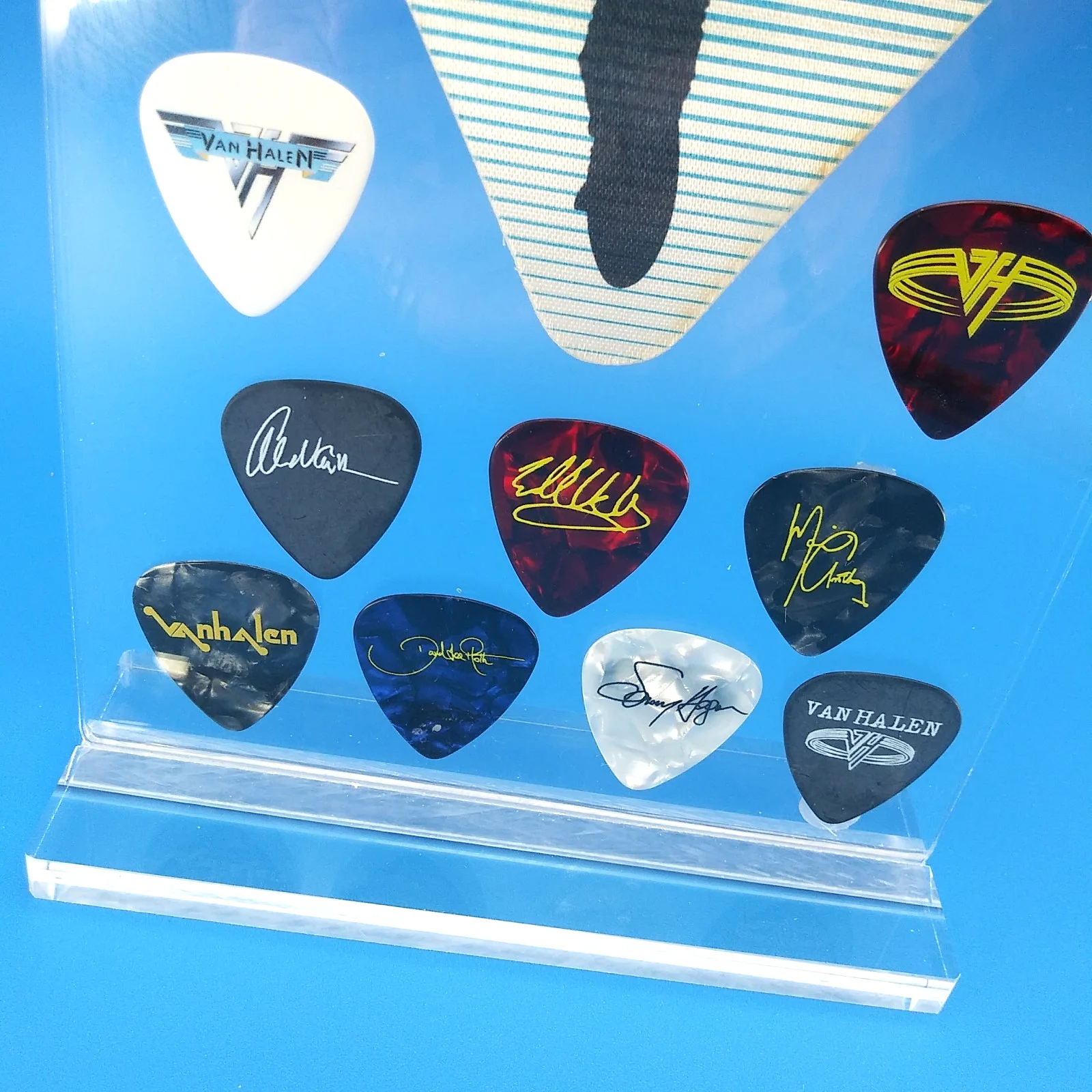 VAN HALEN backstage pass 9 novelty signature guitar picks 7.25" acrylic display, изображение 5