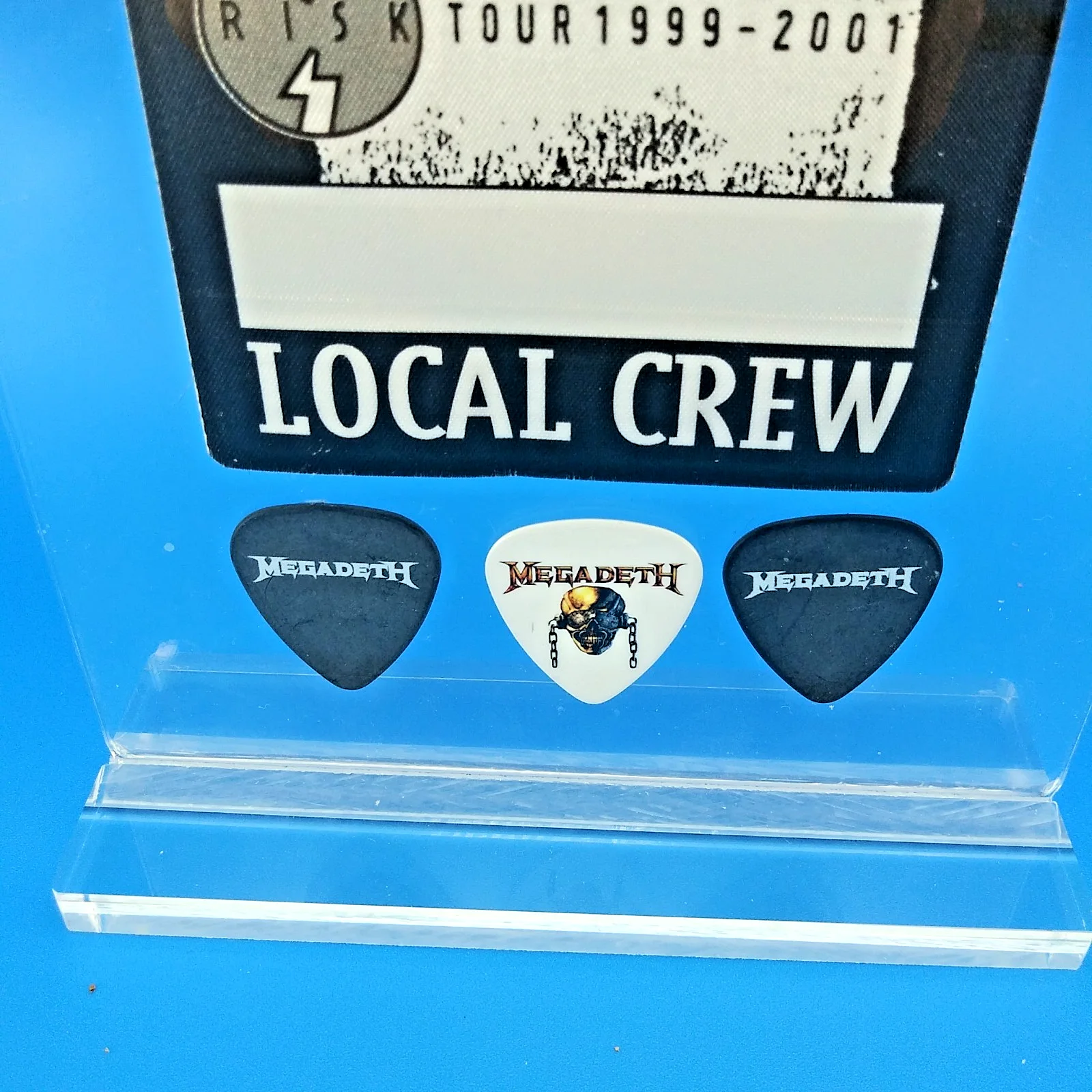 MEGADETH backstage pass 3 novelty signature guitar picks 7.25" acrylic display, изображение 3