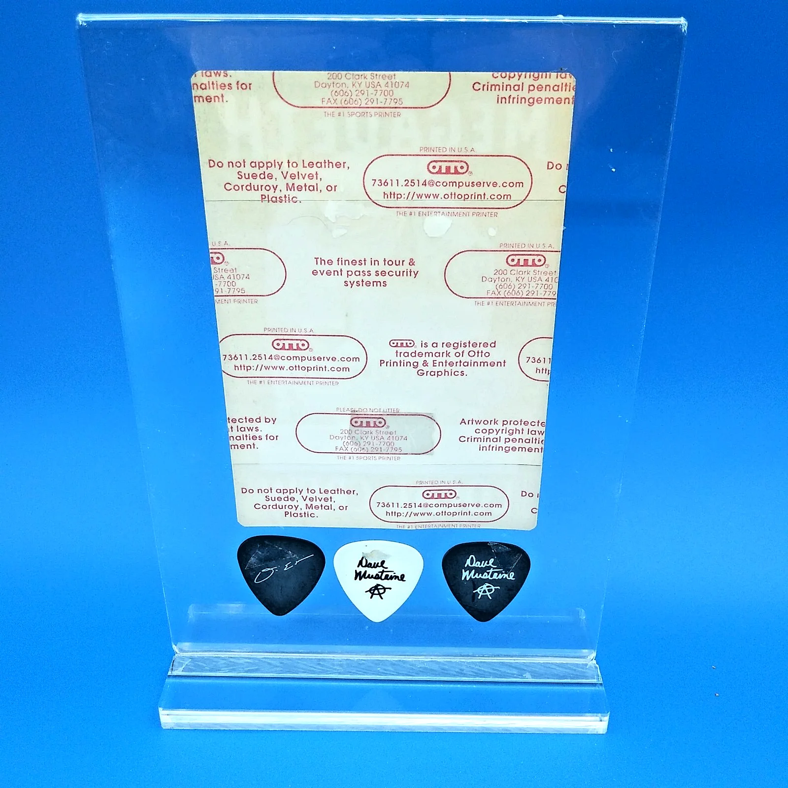 MEGADETH backstage pass 3 novelty signature guitar picks 7.25" acrylic display, изображение 4