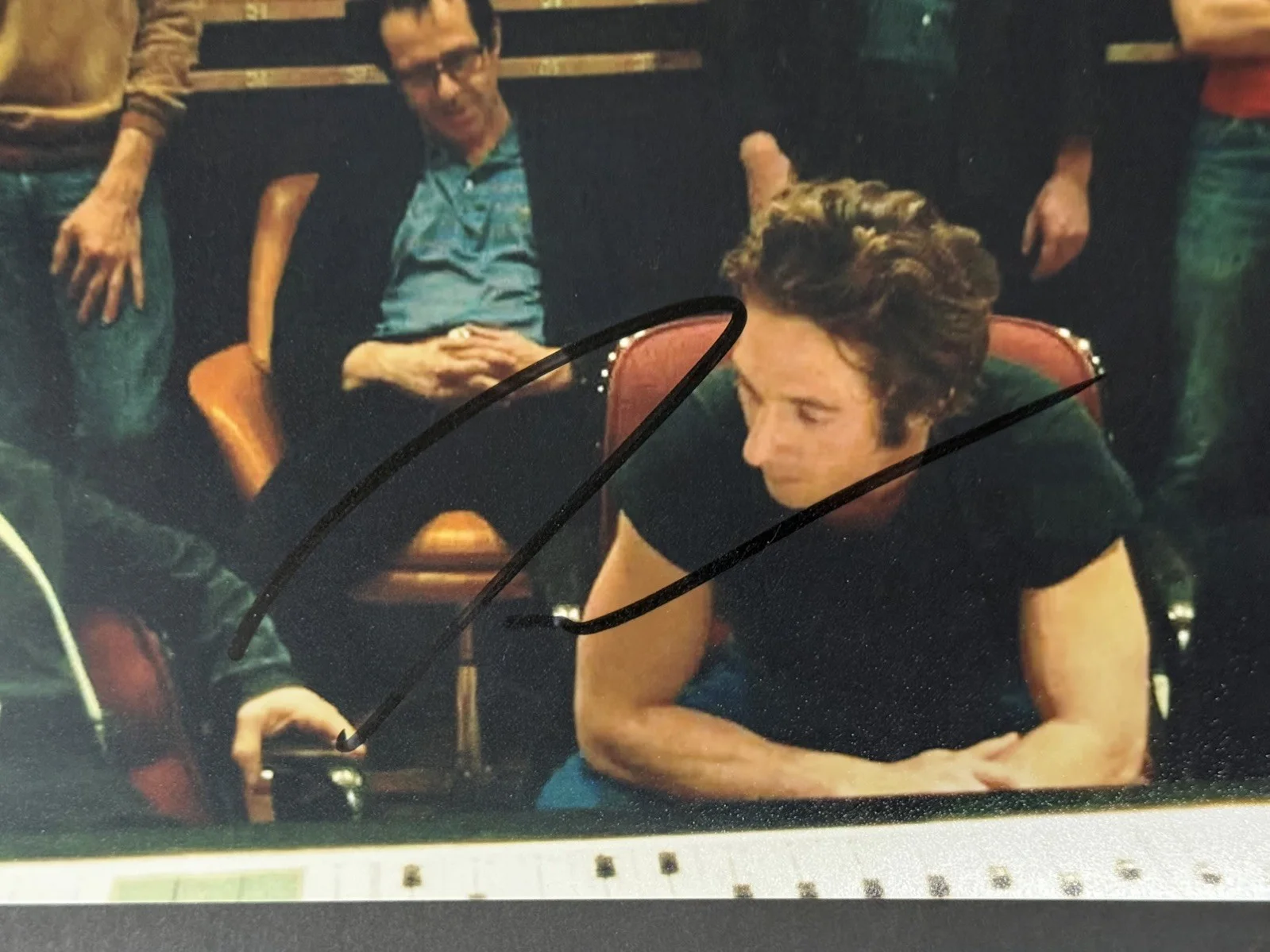 Jeremy Allen White — Jeremy Allen White signed photo 8x10 Bruce Springsteen The Boss D, изображение 2